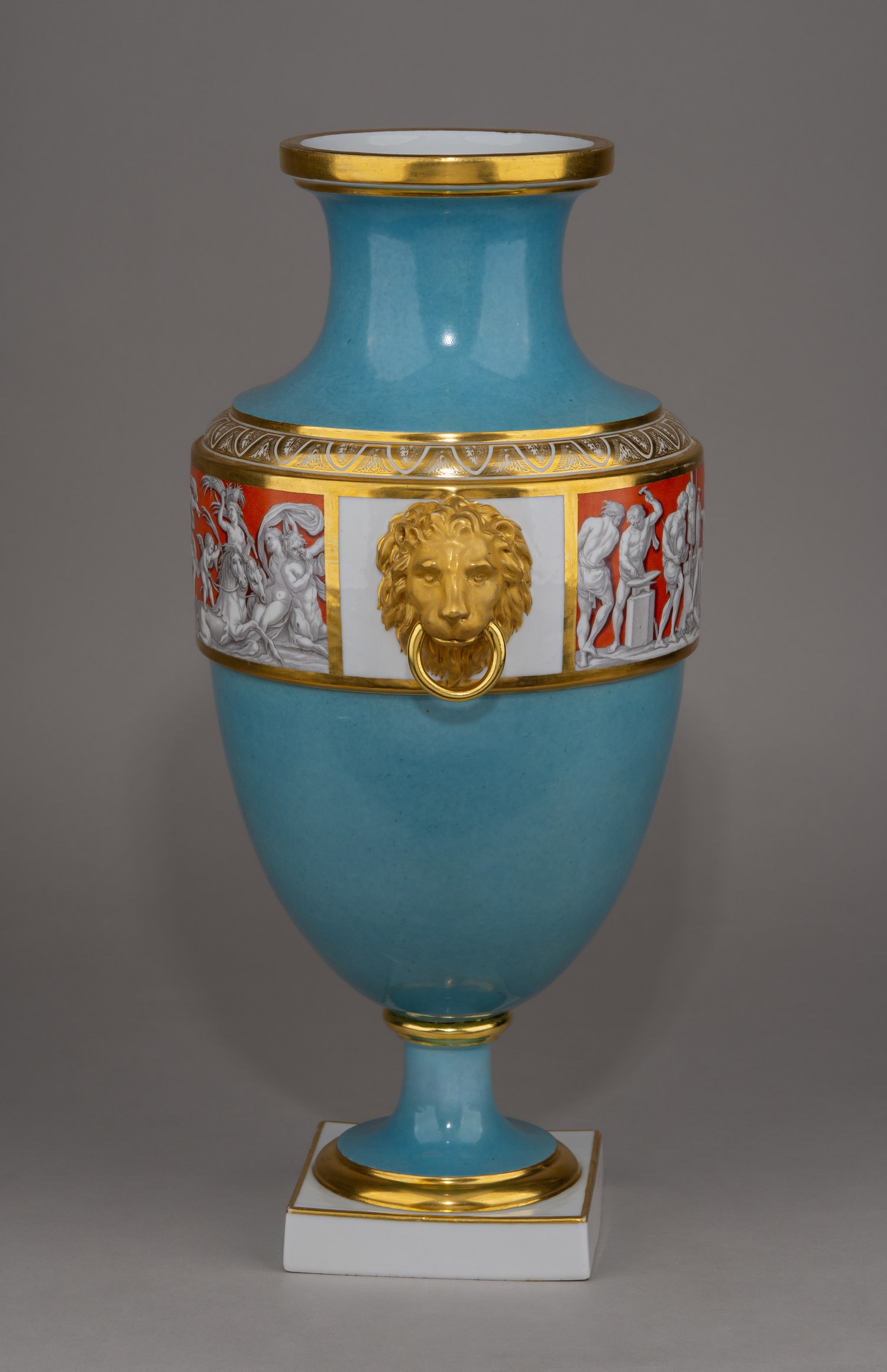 (ИФЗ. Две экспертизы) Ваза с фризом в античном вкусе.
Россия, Санкт-Петербург, Императорский фарфоровый завод, по модели А.К. Шписа. 1870-е годы.