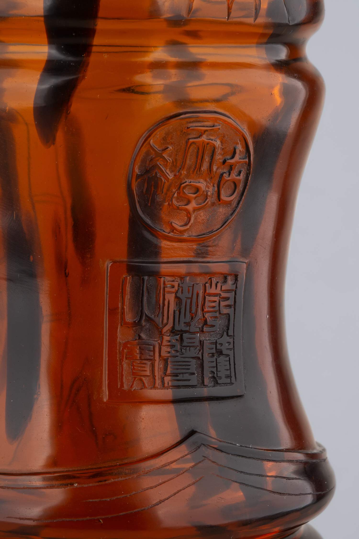 (С экспертизой. Музейное значение.) Парные вазы с изображением тростника. 
Китай, период Даогуан (1821-1851).