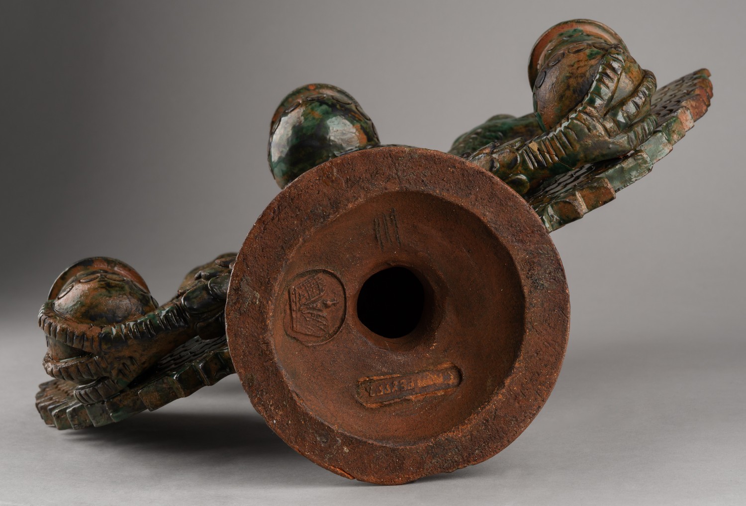 (Уникат. Императорский заказ К 300-летию дома Романовых) Скульптура-подсвечник «Двуглавый орел с инициалами Императора Николая II и императрицы Александры Федоровны». <br>Россия, Санкт-Петербург, 1910-е годы.