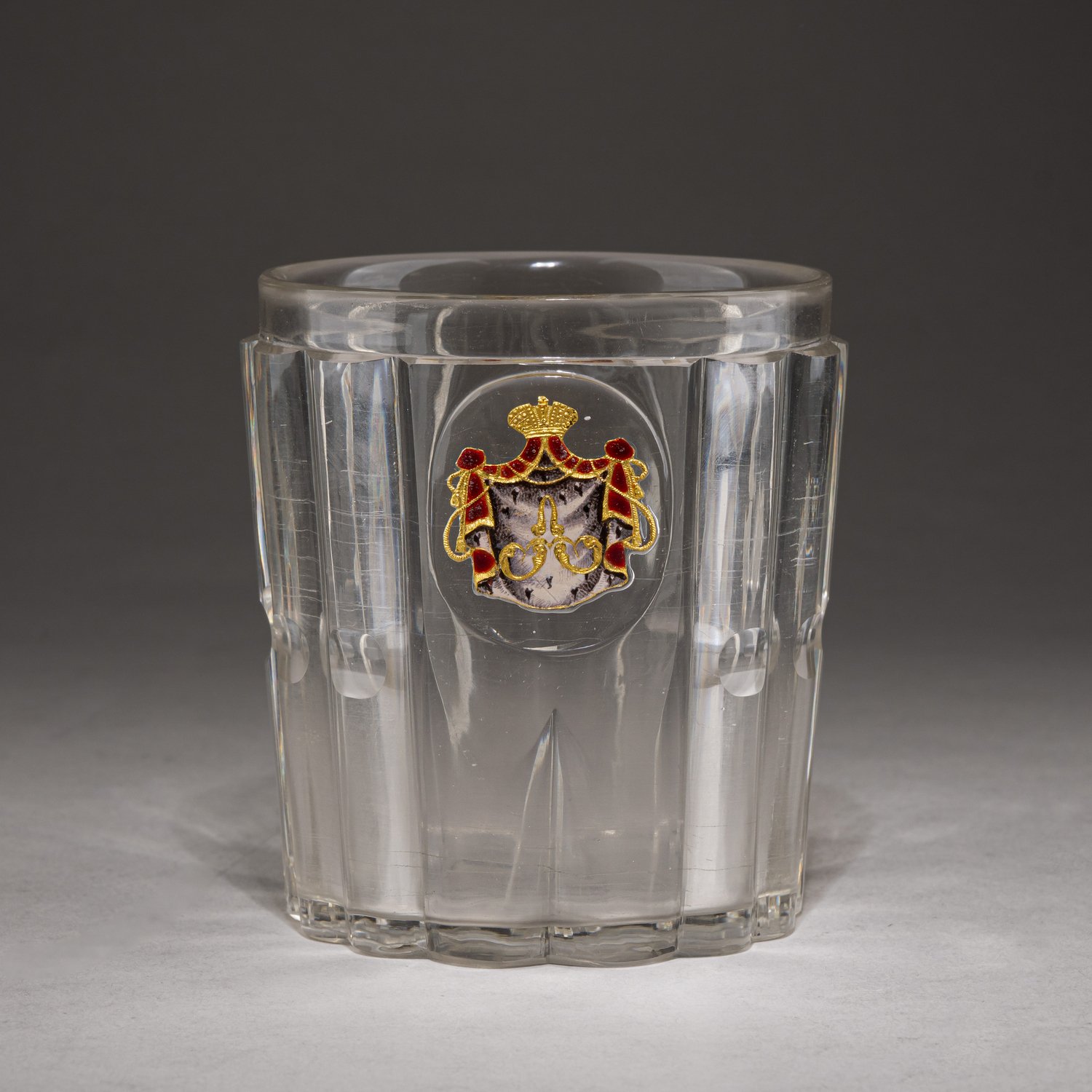 (ИСЗ) Стакан из «Банкетного» сервиза цесаревича Александра Николаевича (будущего императора Александра II). 
Россия, Императорский стеклянный завод, 1841–1850 годы.