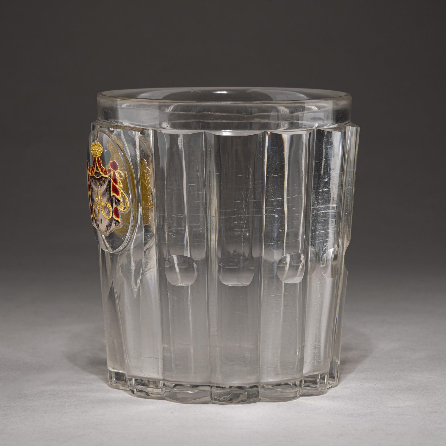 (ИСЗ) Стакан из «Банкетного» сервиза цесаревича Александра Николаевича (будущего императора Александра II). 
Россия, Императорский стеклянный завод, 1841–1850 годы.