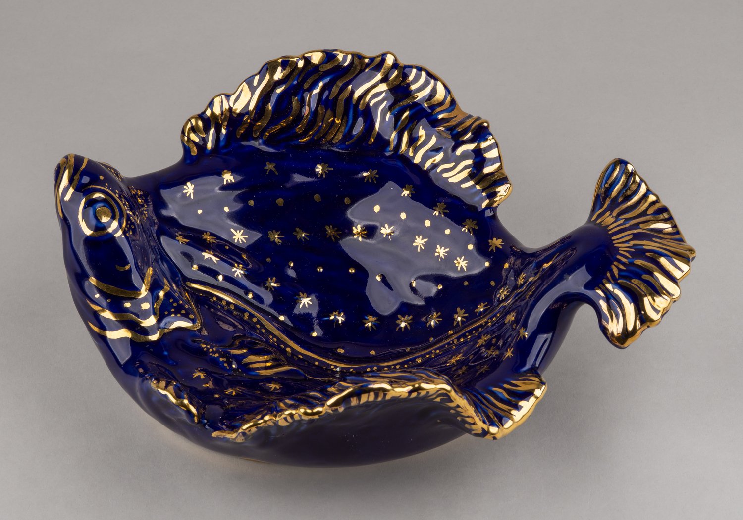 (П.М. Кожин) Ваза «Камбала».
СССР, Дулевский фарфоровый завод, автор модели П.М. Кожин, после 1968 г.