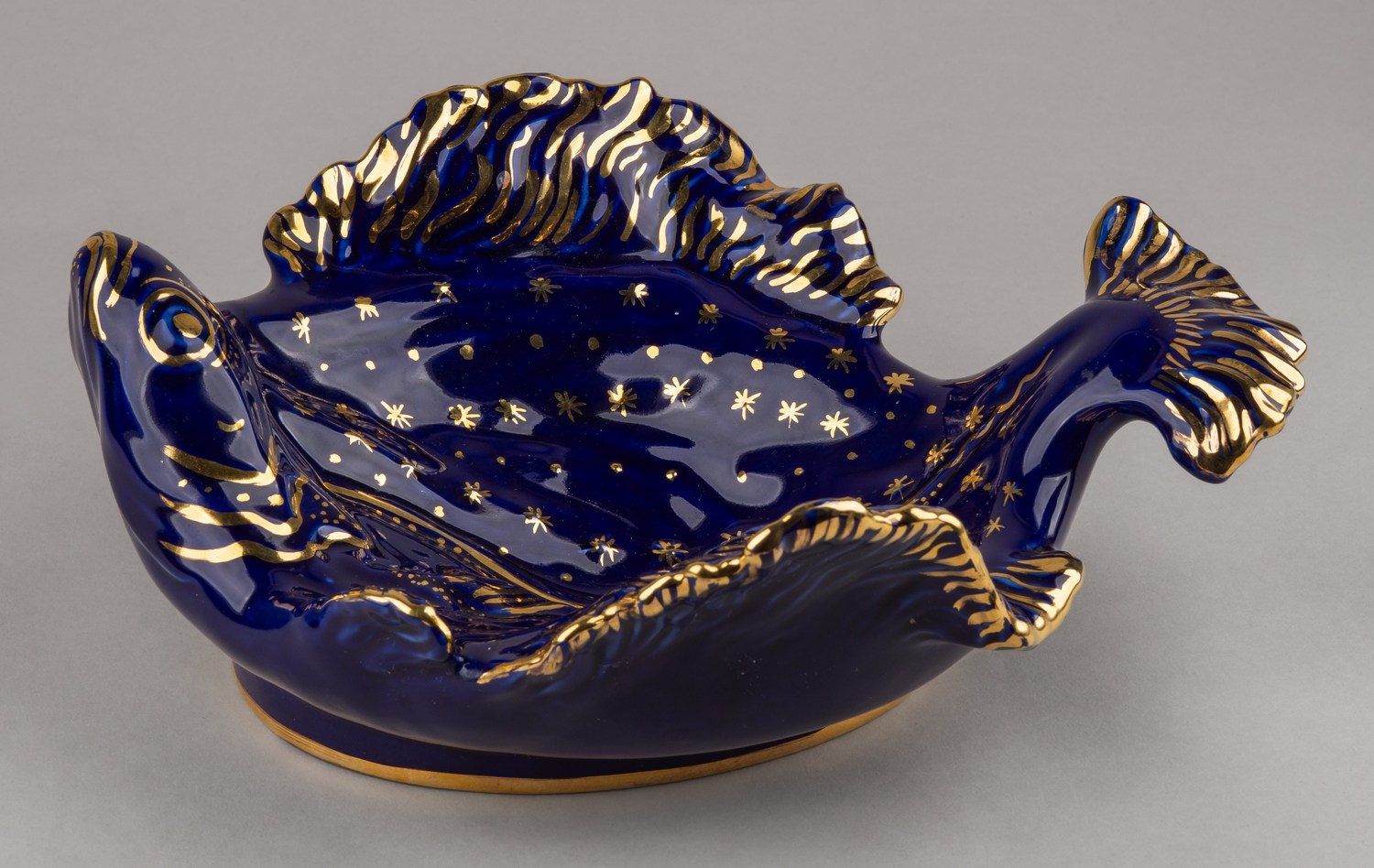 (П.М. Кожин) Ваза «Камбала».
СССР, Дулевский фарфоровый завод, автор модели П.М. Кожин, после 1968 г.