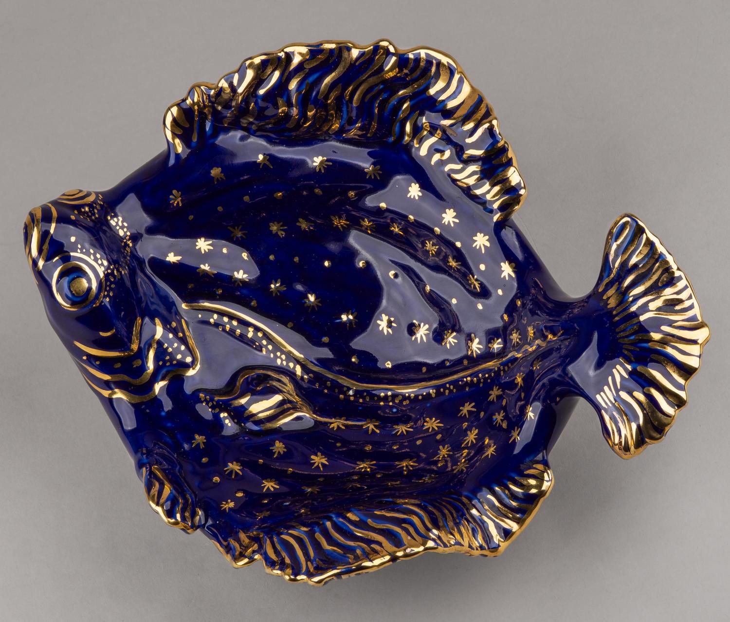 (П.М. Кожин) Ваза «Камбала».
СССР, Дулевский фарфоровый завод, автор модели П.М. Кожин, после 1968 г.