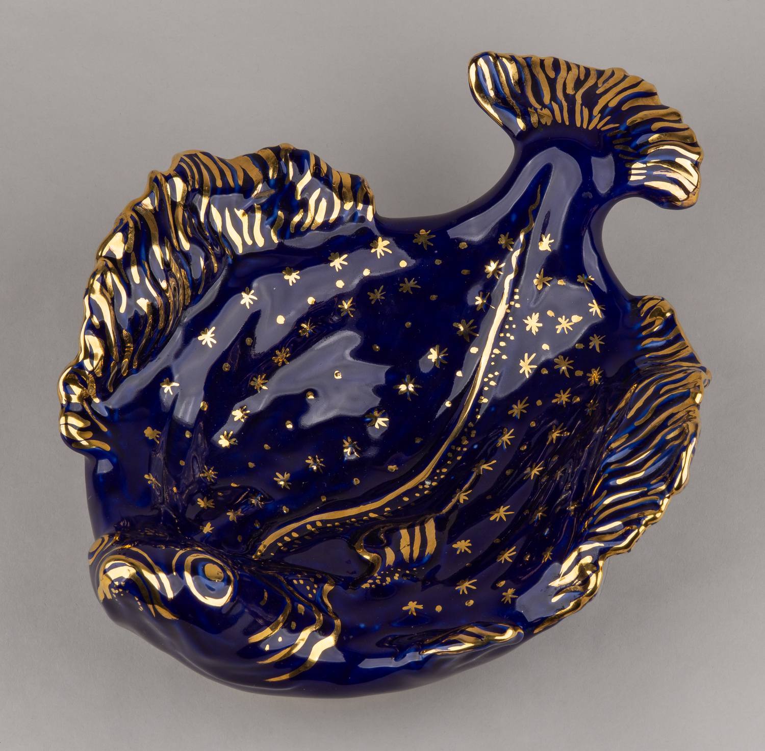 (П.М. Кожин) Ваза «Камбала».
СССР, Дулевский фарфоровый завод, автор модели П.М. Кожин, после 1968 г.