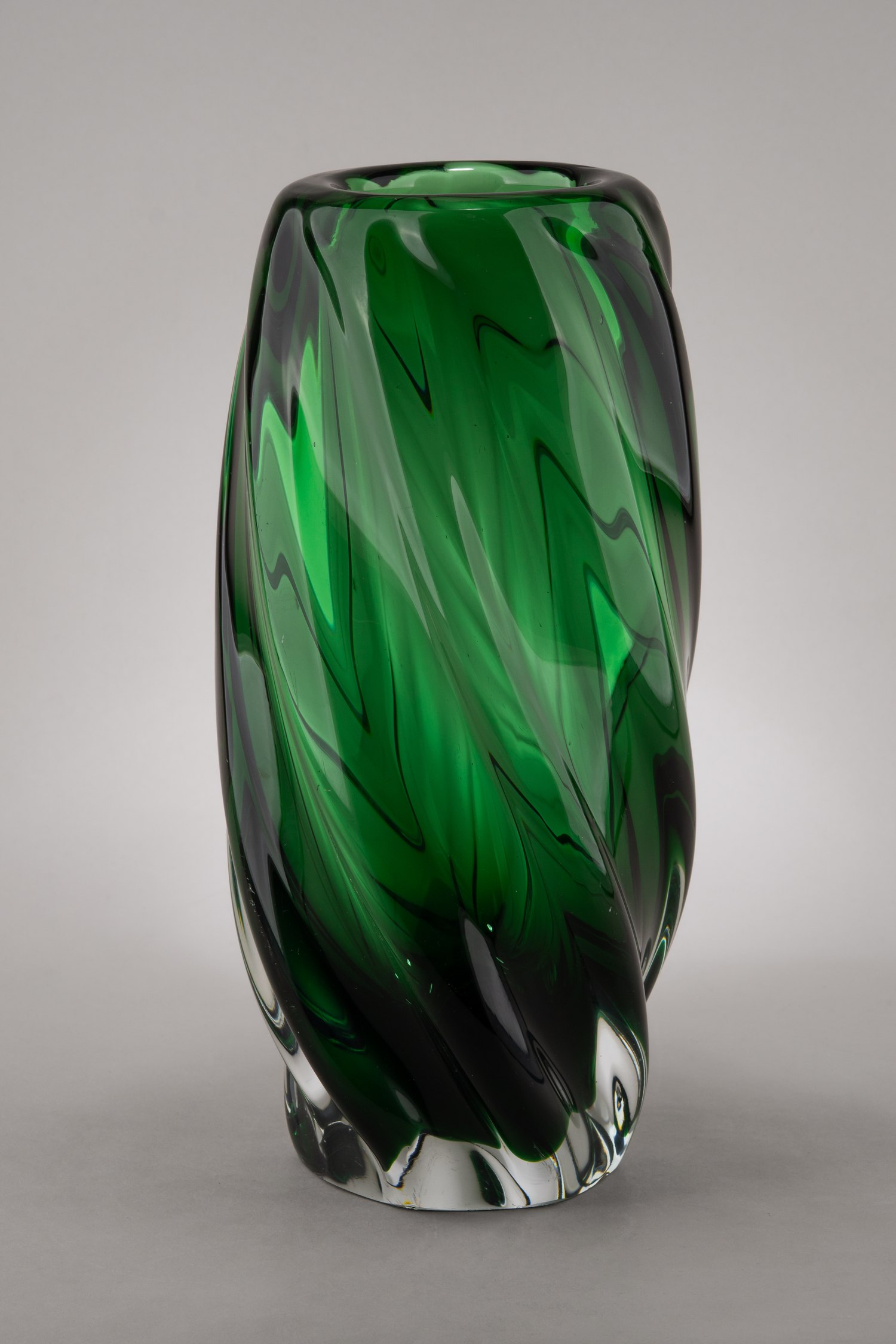 Ваза «Андромеда». Чехословакия, завод Скрдловице (Skrdlovice), Ян Беранек (модель 1953 года), 1960-е годы.