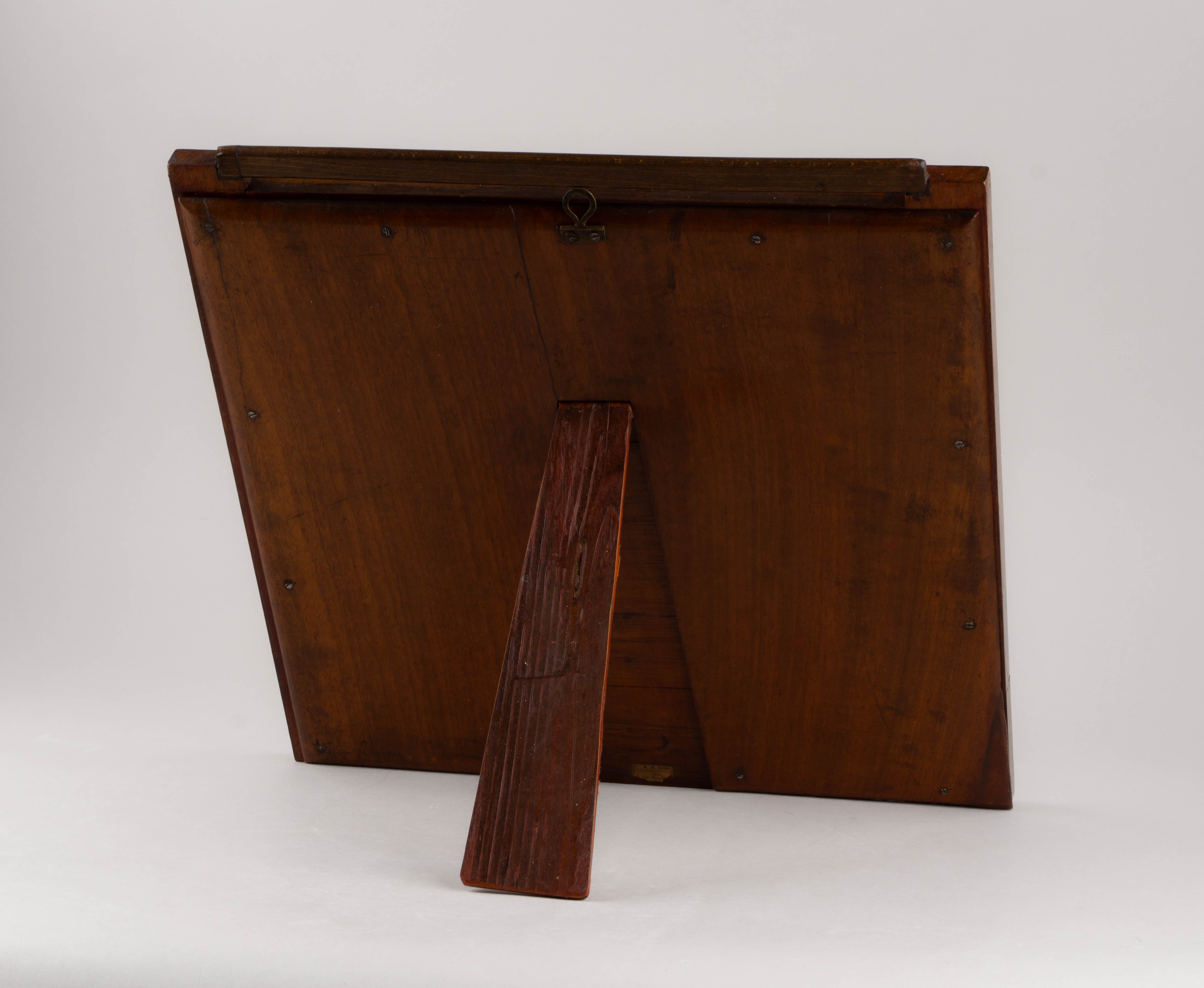 Рама с бронзовой накладной «Лебеди» в стиле ампир с подвесом и настольным упором. Россия, конец XIX  века.