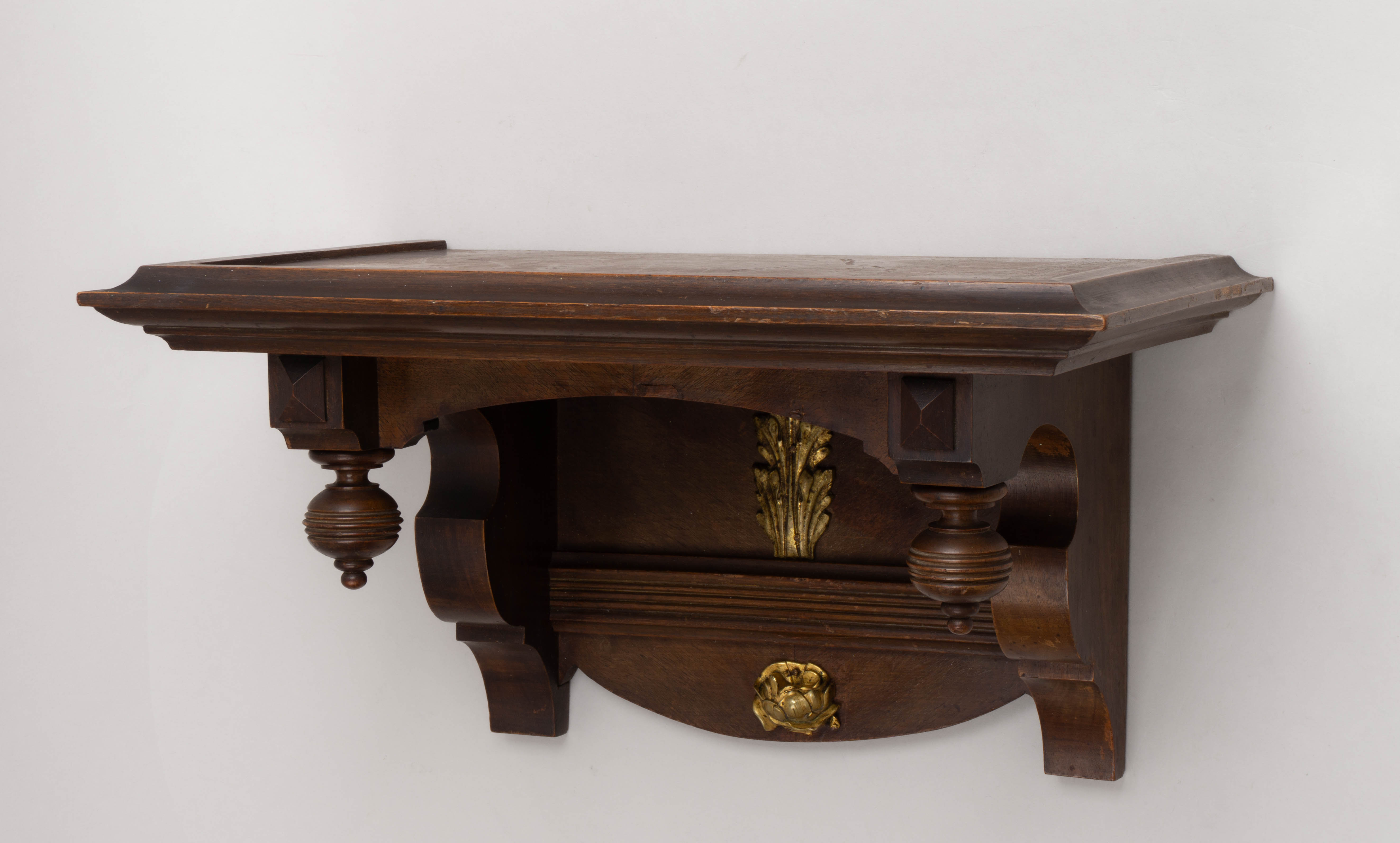 Консоль настенная. Россия, конец XIX века.