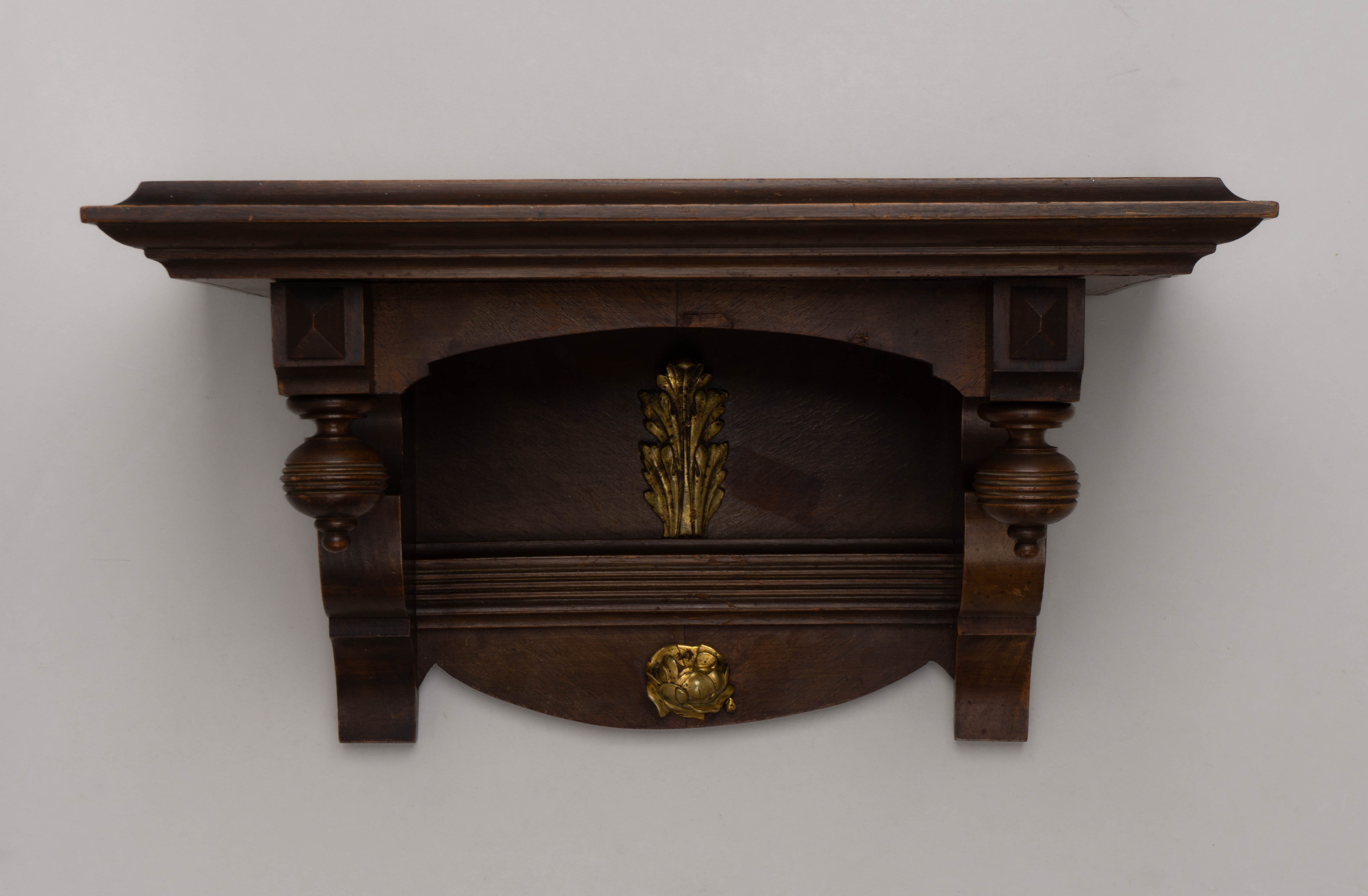 Консоль настенная. Россия, конец XIX века.