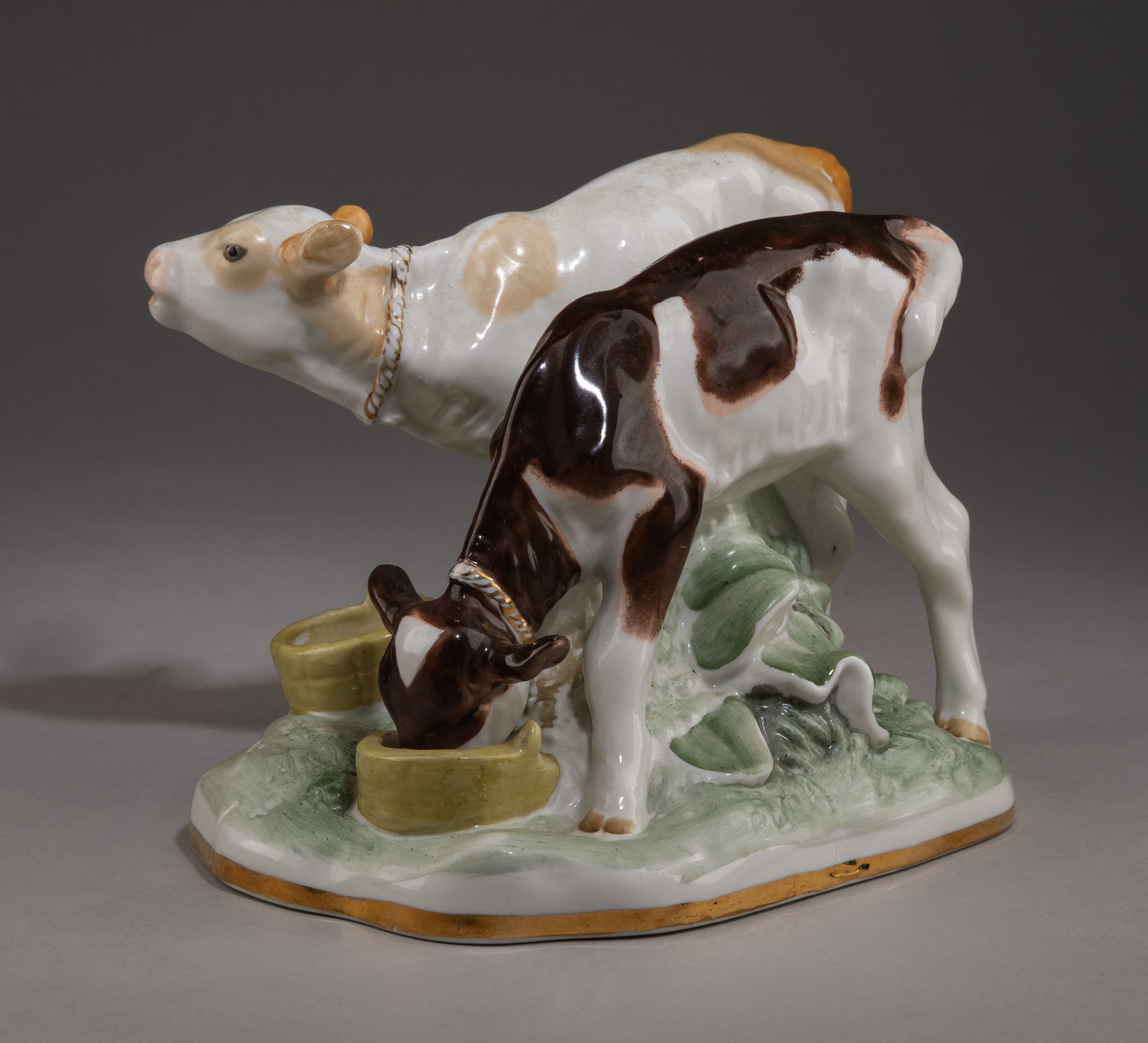 (Е.Г. Морозова-Эккерт) Скульптура «Телята ясельные». СССР, Дмитровский фарфоровый завод, скульптор Е.Г. Морозова- Эккерт, 1954-1965 годы.