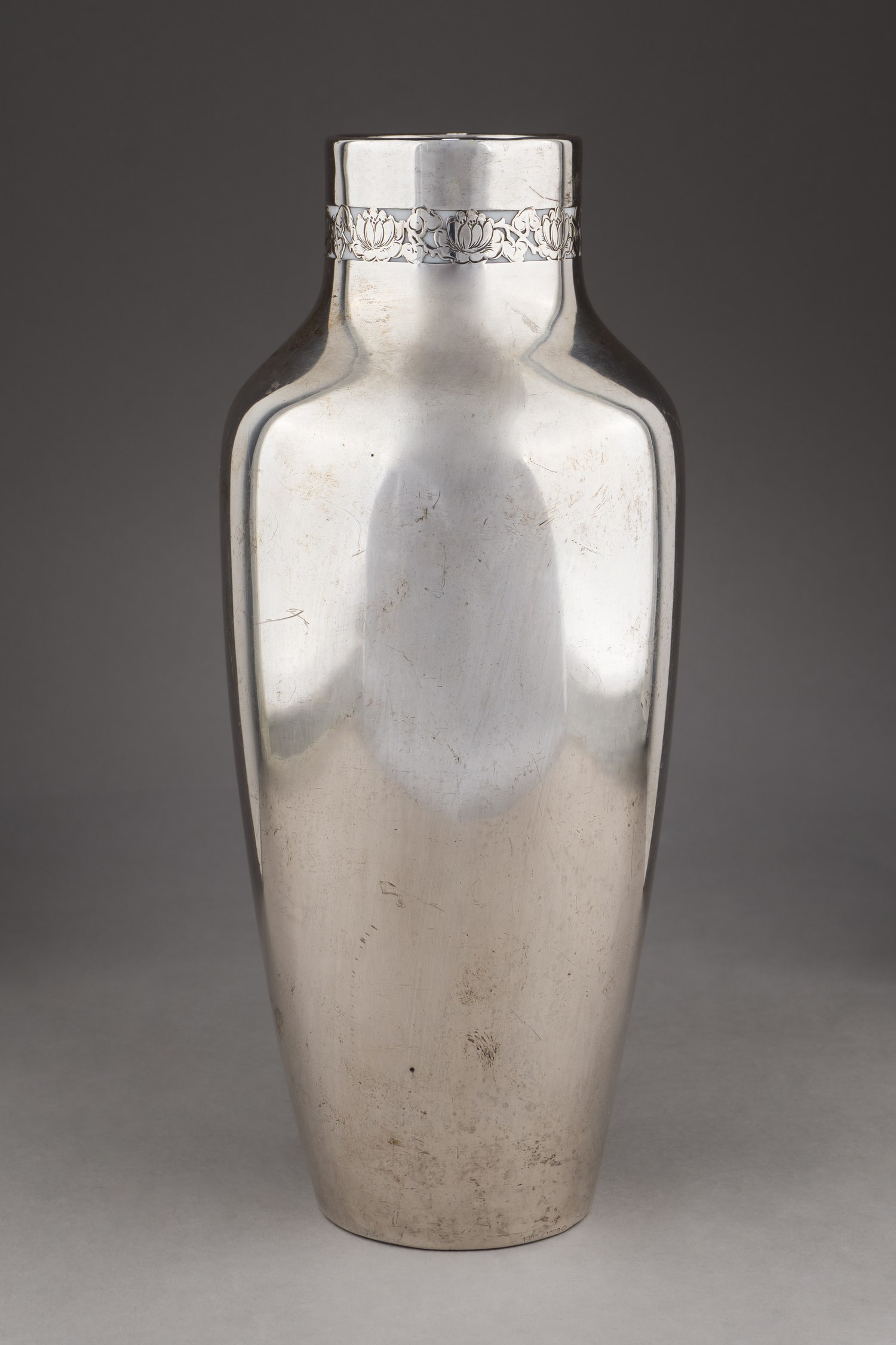 Ваза в стиле модерн с изображением обнаженной девушки. Бавария, Хайнрих (Heinrich), 1911-1934 годы.