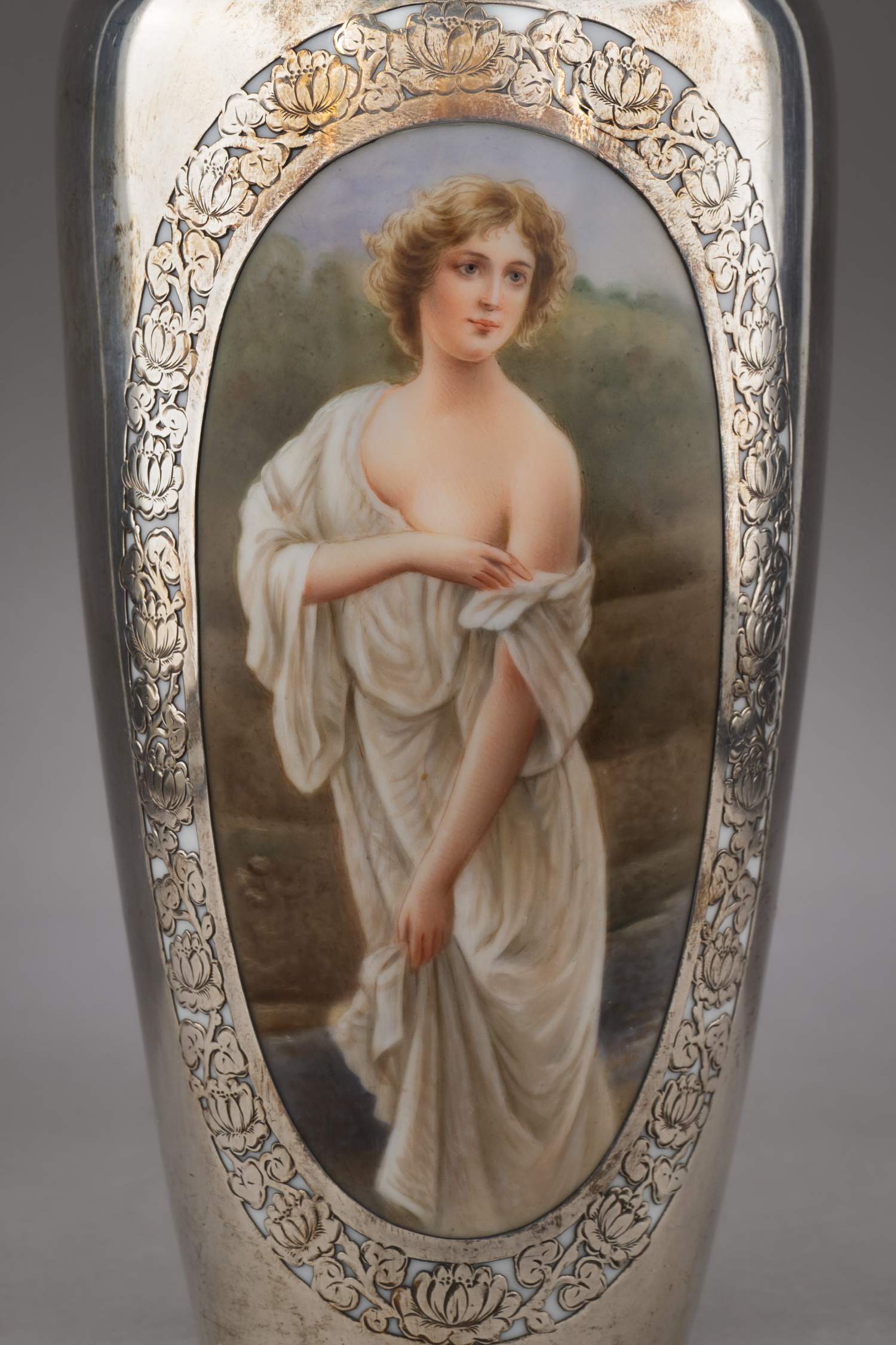 Ваза в стиле модерн с изображением обнаженной девушки. Бавария, Хайнрих (Heinrich), 1911-1934 годы.