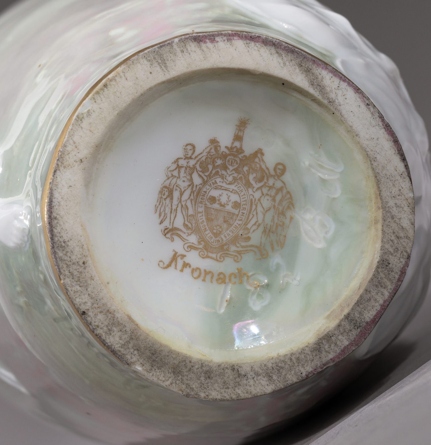 (Пат-сюр-пат. Модерн.) Ваза «Обнажённая». Германия, Розенталь, Кронах, (Bauer Rosenthal & Co.), художник Оппель Адольф, 1900-е годы.