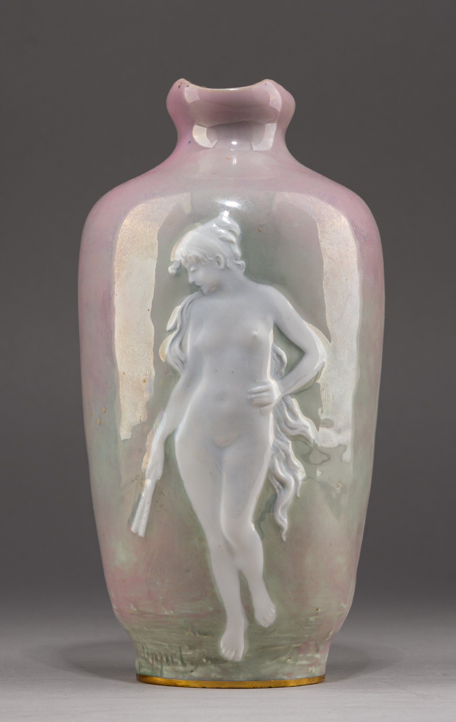(Пат-сюр-пат. Модерн.) Ваза «Обнажённая». Германия, Розенталь, Кронах, (Bauer Rosenthal & Co.), художник Оппель Адольф, 1900-е годы.