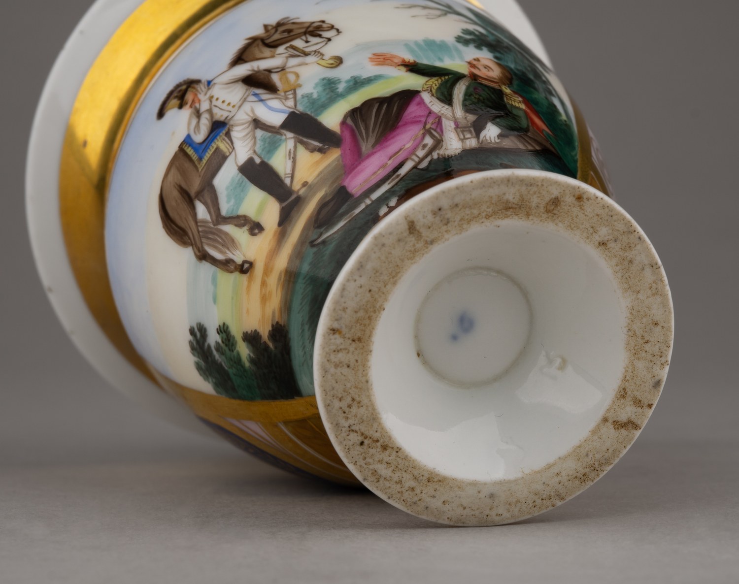 (Гарднер. Батальная сцена Наполеоновских войн) Чашка с блюдцем. Россия, Завод Гарднера, 1820-е годы.