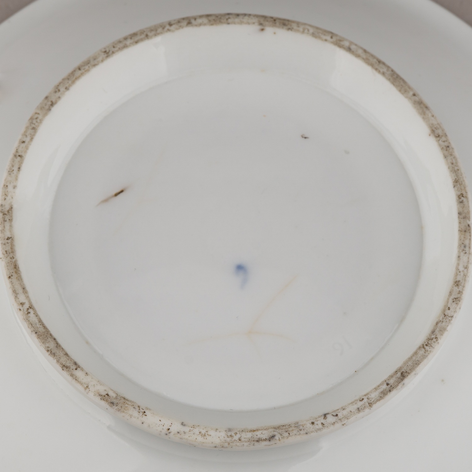 (Гарднер. Батальная сцена Наполеоновских войн) Чашка с блюдцем. Россия, Завод Гарднера, 1820-е годы.