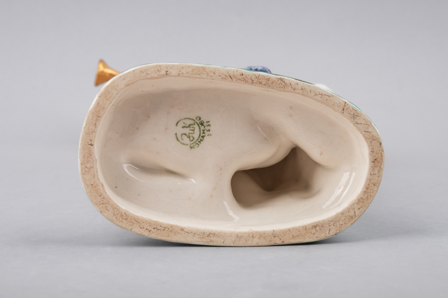 (М. П. Холодная) Скульптура «Пионер горнист».
СССР, Конаковский фаянсовый завод, скульптор – М. П. Холодная. 1952–1959 годы.