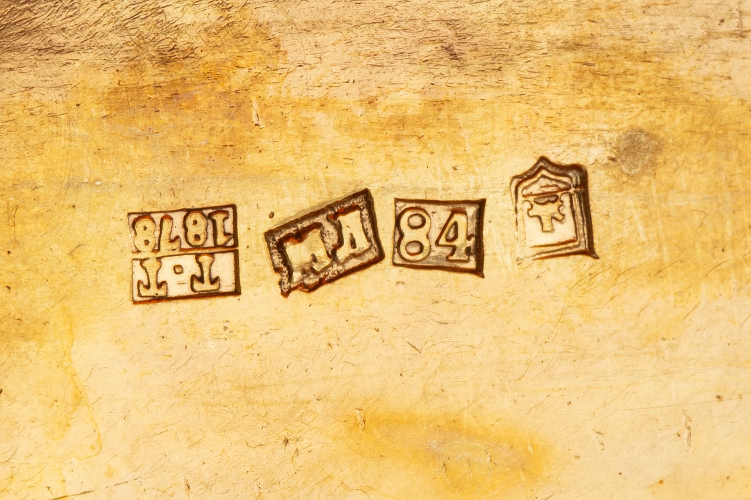 Табакерка «агатовая».
Российская империя, Вильнюс, мастер – Липман М., 1878.