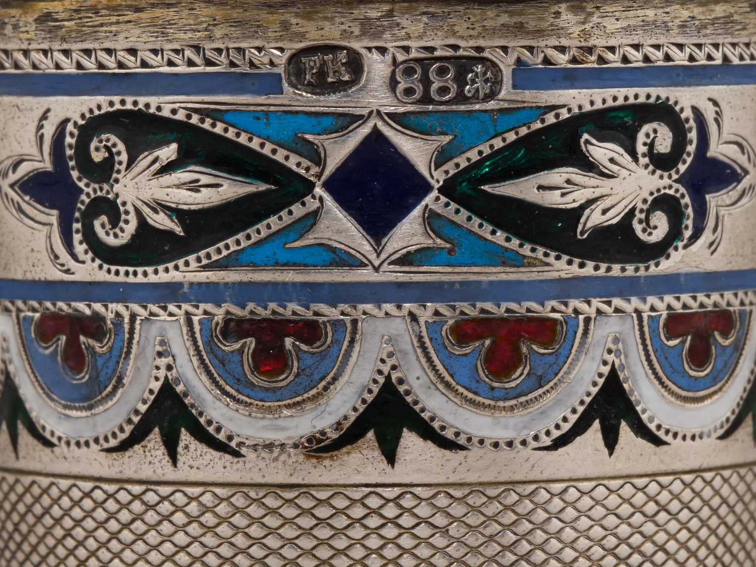 (Кохун Роберт)  Чарка «Наперсток».
Россия, Санкт-Петербург, мастер – Кохун Роберт, 1879- 1883 годы.