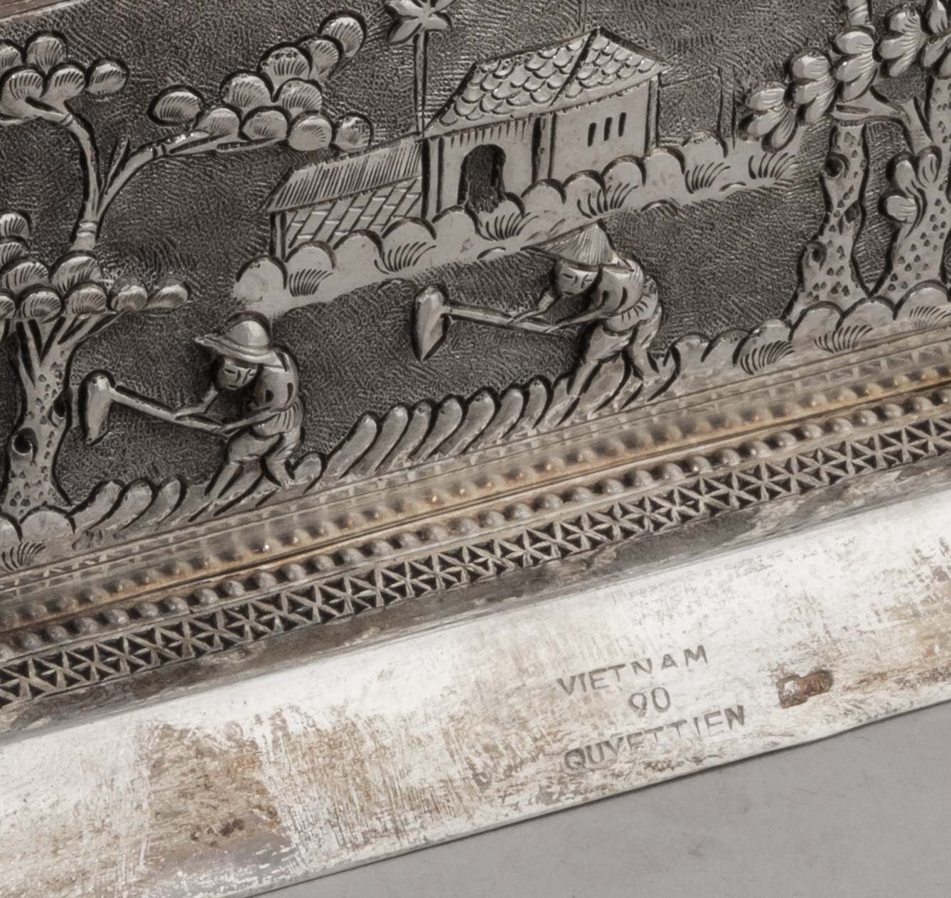 (Из собрания семьи Шверника Николая Михайловича) Письменный набор в футляре, Вьетнам. 1957 год.