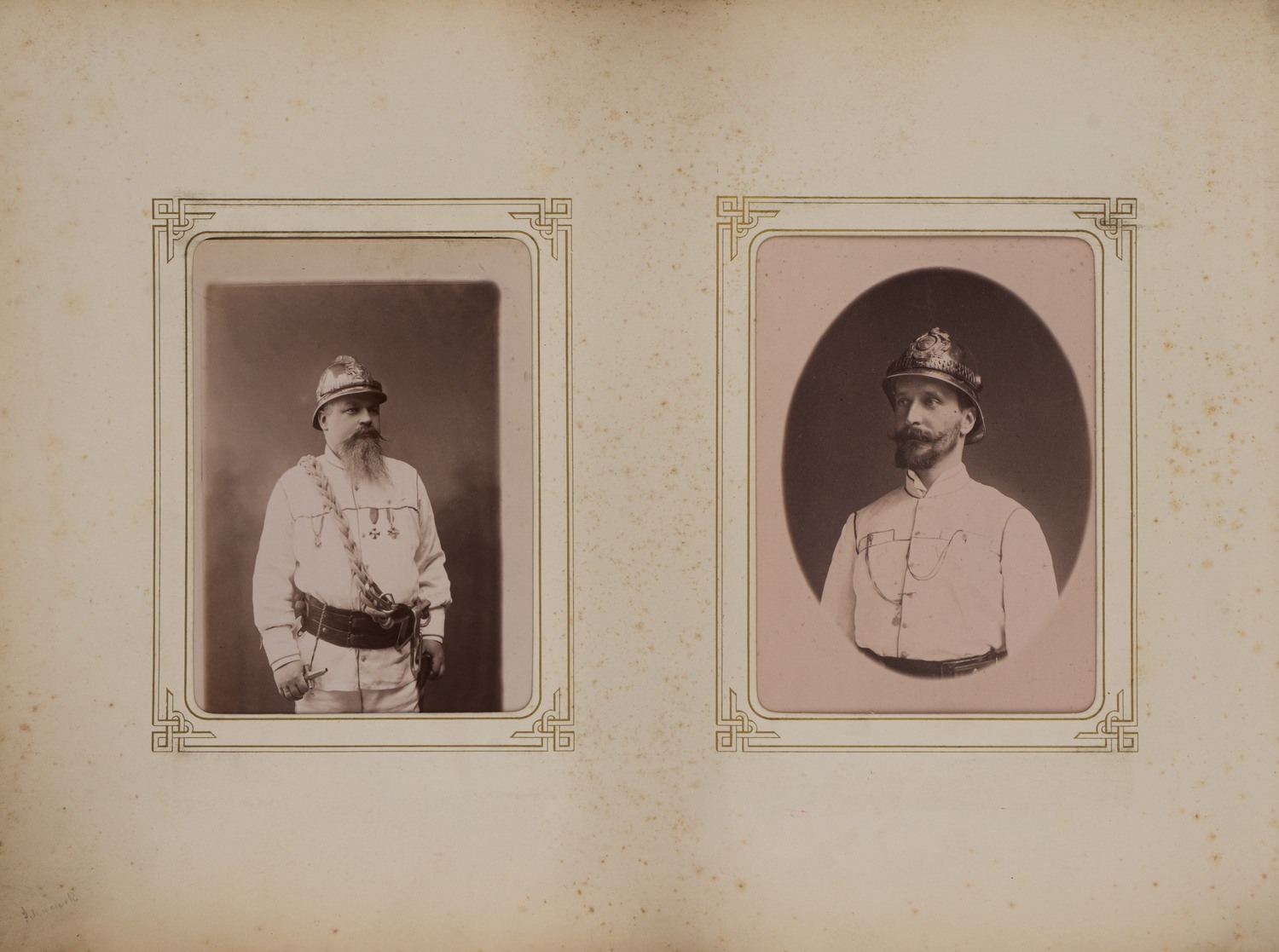 (Сазиков) Альбом для фото «В память 50 летнего юбилея второго российского Страхового от огня общества» с изображением птицы Феникс и девиза «От огня возрождаюсь».
Россия, Санкт-Петербург, фирма поставщика Двора П. Сазикова, 1885.