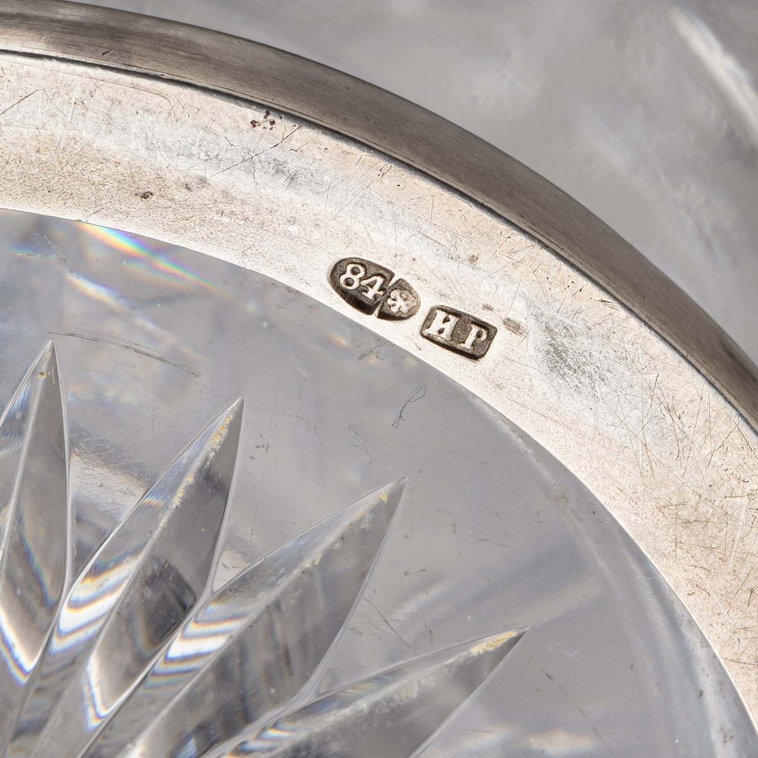 (Хлебников. 43 см.) Кувшин в русском стиле «в  роскошной» серебряной оправе.<br>Россия, Санкт-Петербург, фирма поставщика Высочайшего Двора И. Хлебникова, мастер «ИР», последняя четверть XIX века.