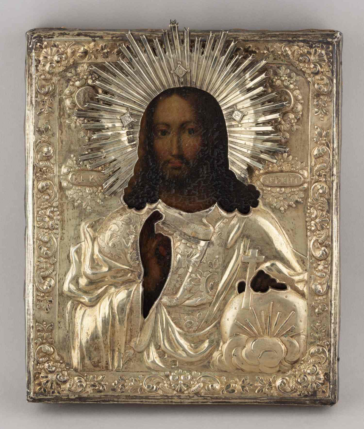 Икона «Господь Вседержитель» в серебряном окладе и старинном киоте. Россия, Москва, мастер-монограммист «НД», 1841.