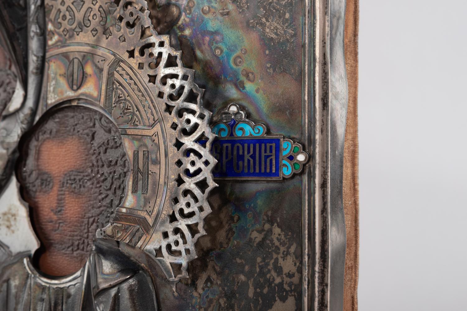 Икона «Богоматерь Иверская» в серебряном окладе с эмалью.
Россия, Москва, мастер Галкин С.Г, 1908–1917 годы.