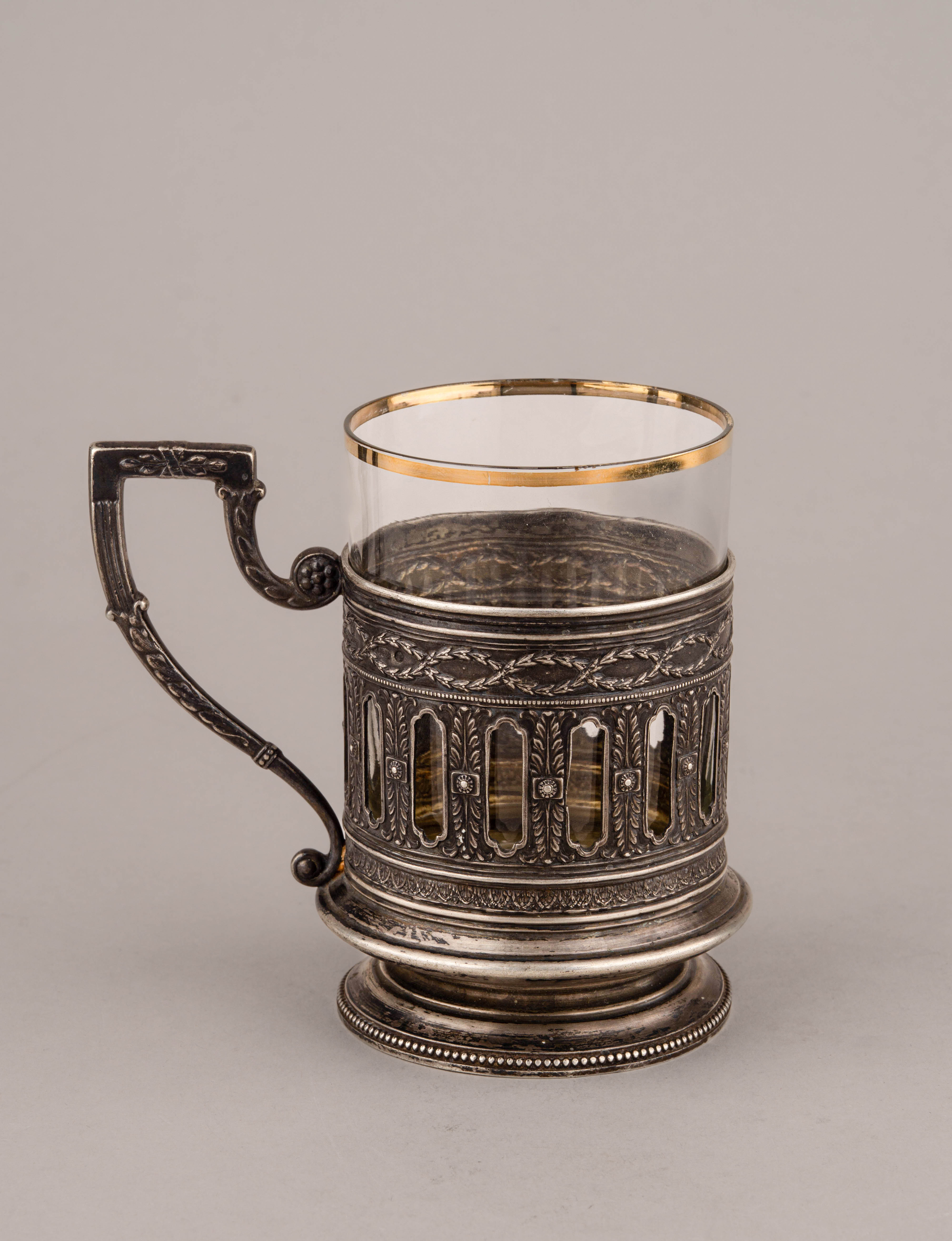 (Хлебников) Подстаканник.
Россия, Москва, фирма поставщика Высочайшего Двора И. Хлебникова, 1908–1917 годы.