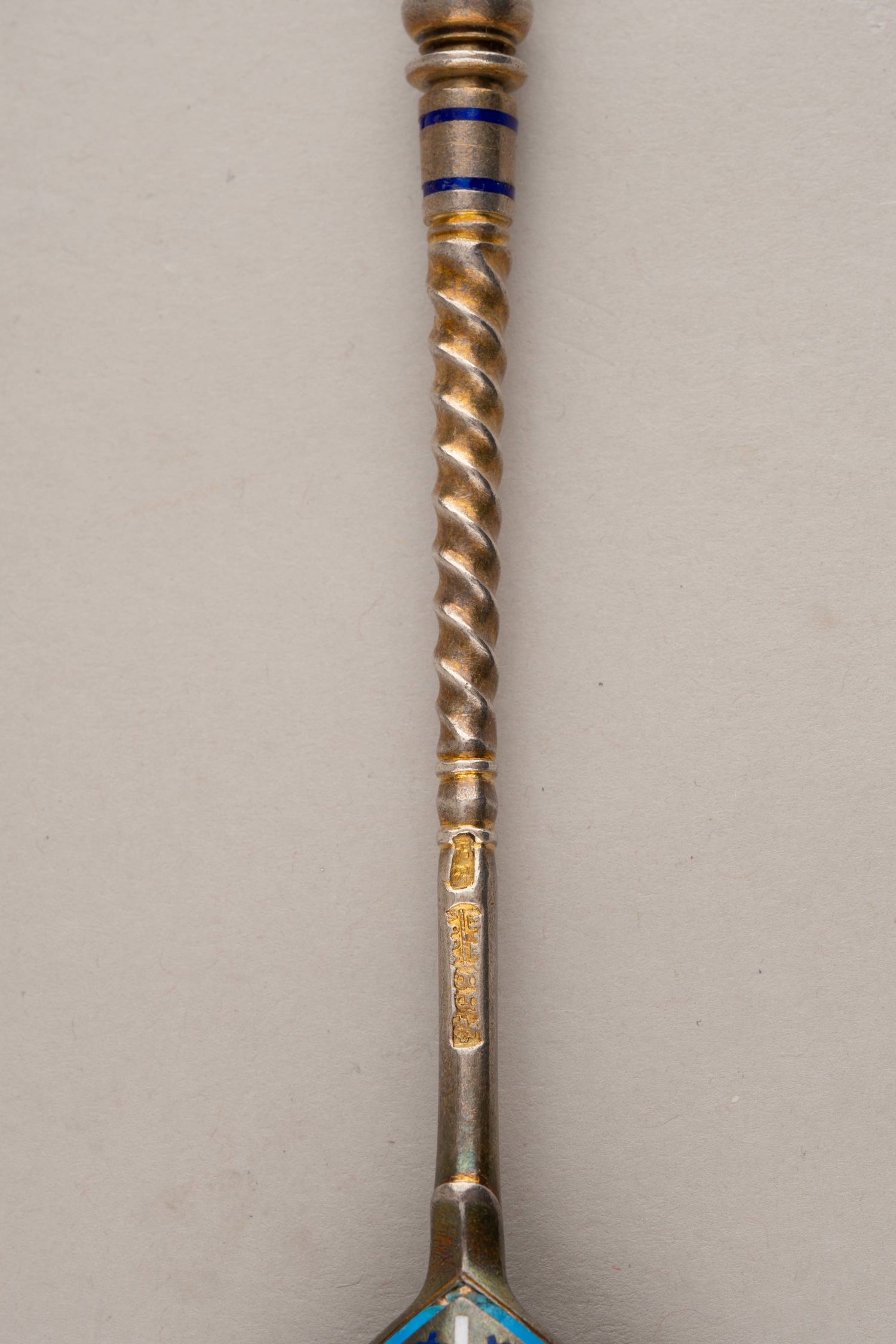 Ложка десертная с выемчатой эмалью. В футляре. 
Россия, Москва, мастер – Князев К. Е., 1884.