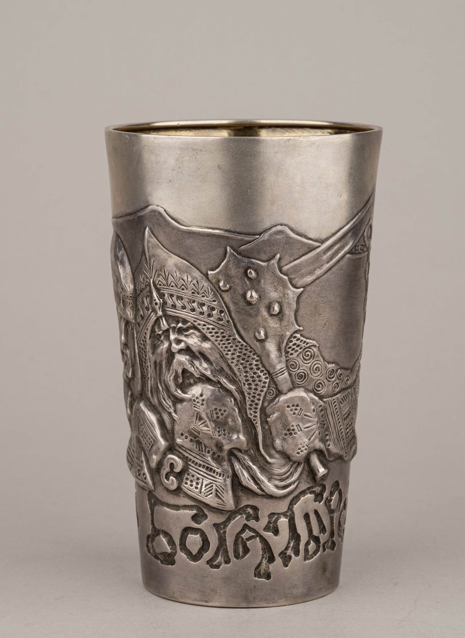 «Богатырская застава». Стопа большая.  
Россия, Москва, мастерская Тарасова М.Я., 1908–1917 годы.