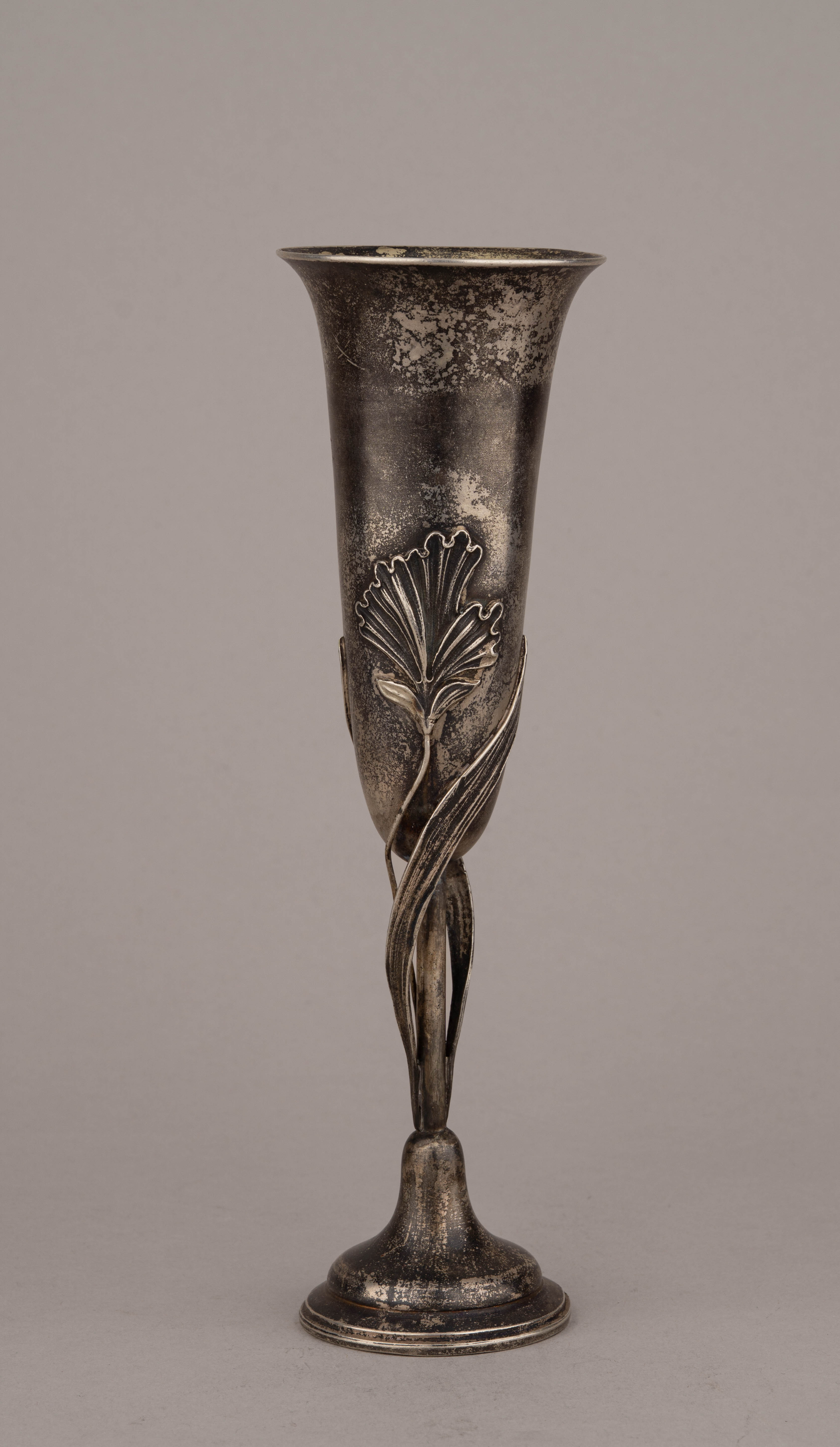 Парные бокалы для шампанского в стиле модерн. 
Россия, Москва, фабрика В.А. Баладановой, 1899–1908 годы.