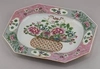 Восьмиугольный поднос с изображением корзины цветов. Китай, начало XX века.