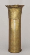 Ваза из гильзы от австрийского снаряда для 80-мм полевого артиллерийского орудия. 
Австро-Венгрия,1917- 1918.