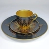 (Royal Worcester) Кофейная пара и десертная тарелка с росписью в виде золотых веточек с красными ягодами.<br>Англия, Royal Worcester, 1916 (чашка и блюдце), 1917 (десертная тарелка).