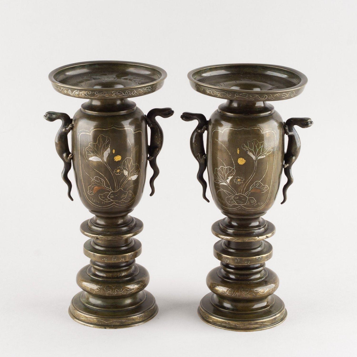 Парные вазы со скульптурными изображениями ящериц. 
Япония, конец XIX – начало XX века.