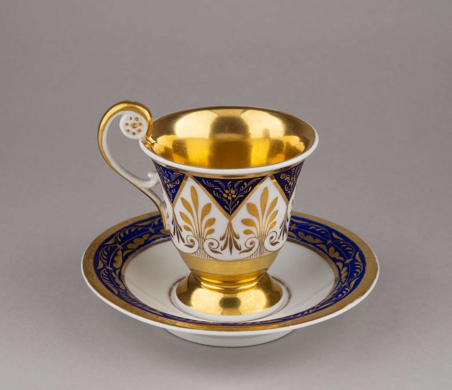 Кофейная пара в стиле ампир. Германия, Берлин, Королевская фарфоровая мануфактура, первая половина XIX в.