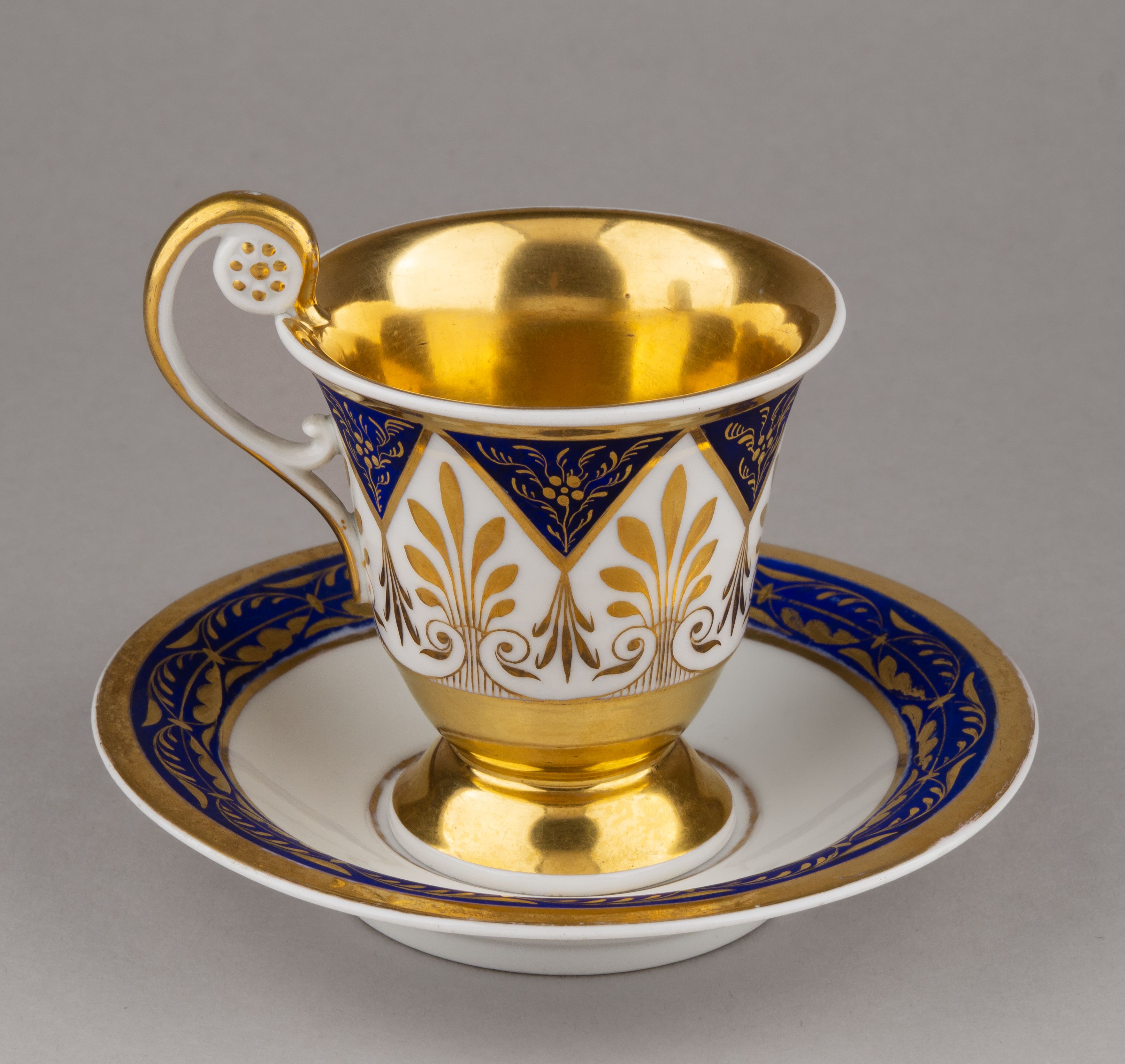 Кофейная пара в стиле ампир. Германия, Берлин, Королевская фарфоровая мануфактура, первая половина XIX в.