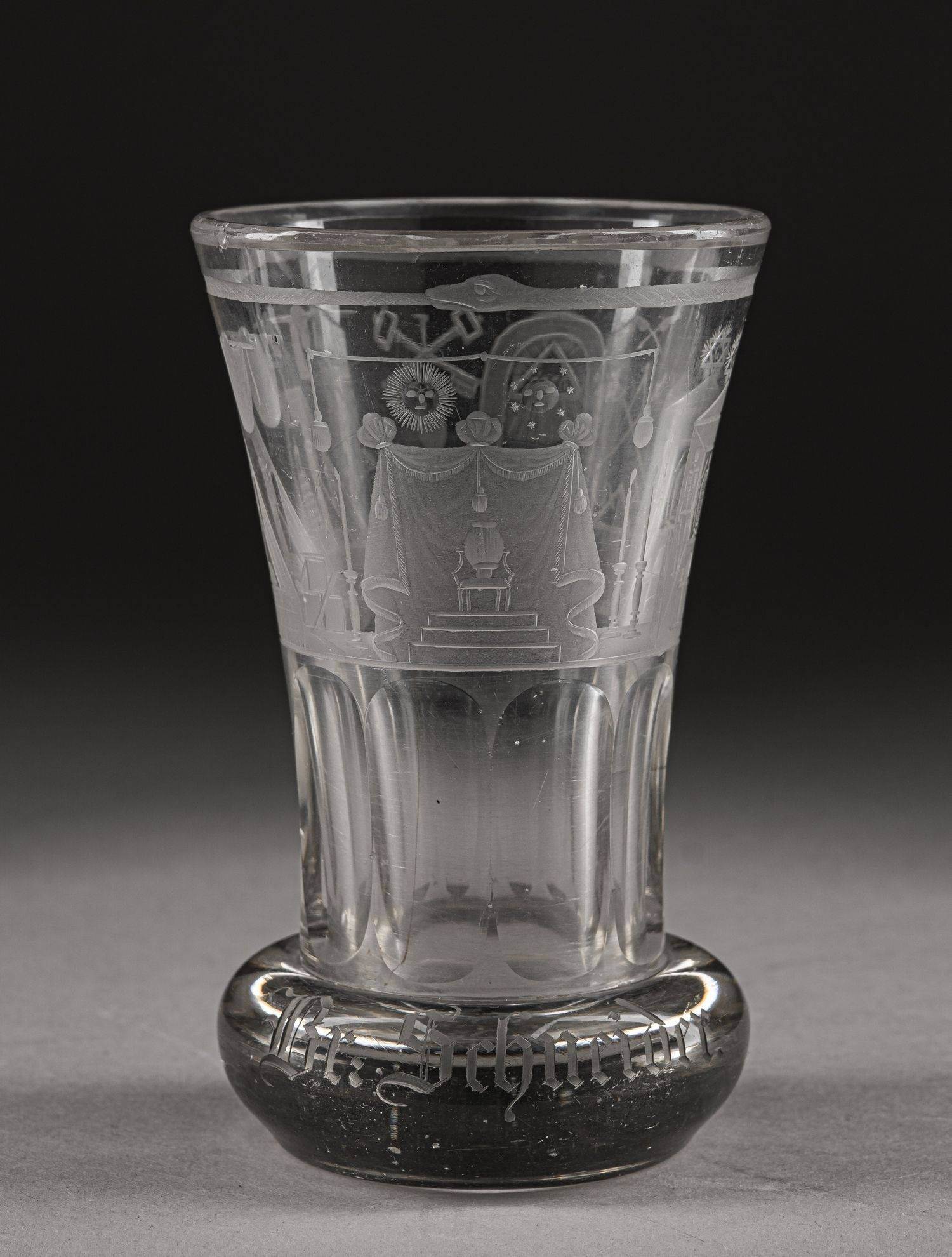 Ритуальный стакан с масонскими символами. Германия, середина XIX века.