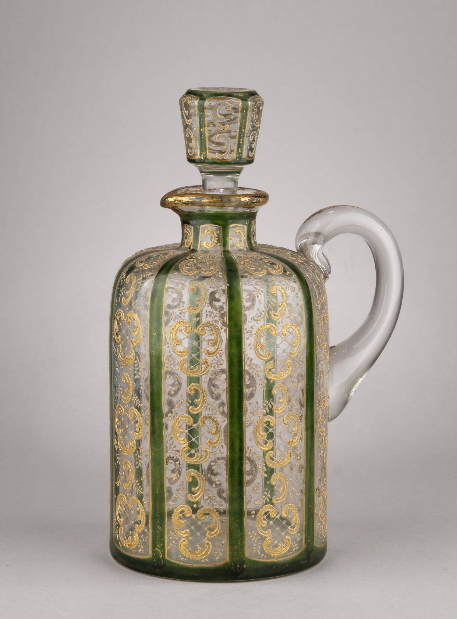 Графин с росписью золотом и эмалью. Богемия, фирма Мозер, конец ХIХ века.