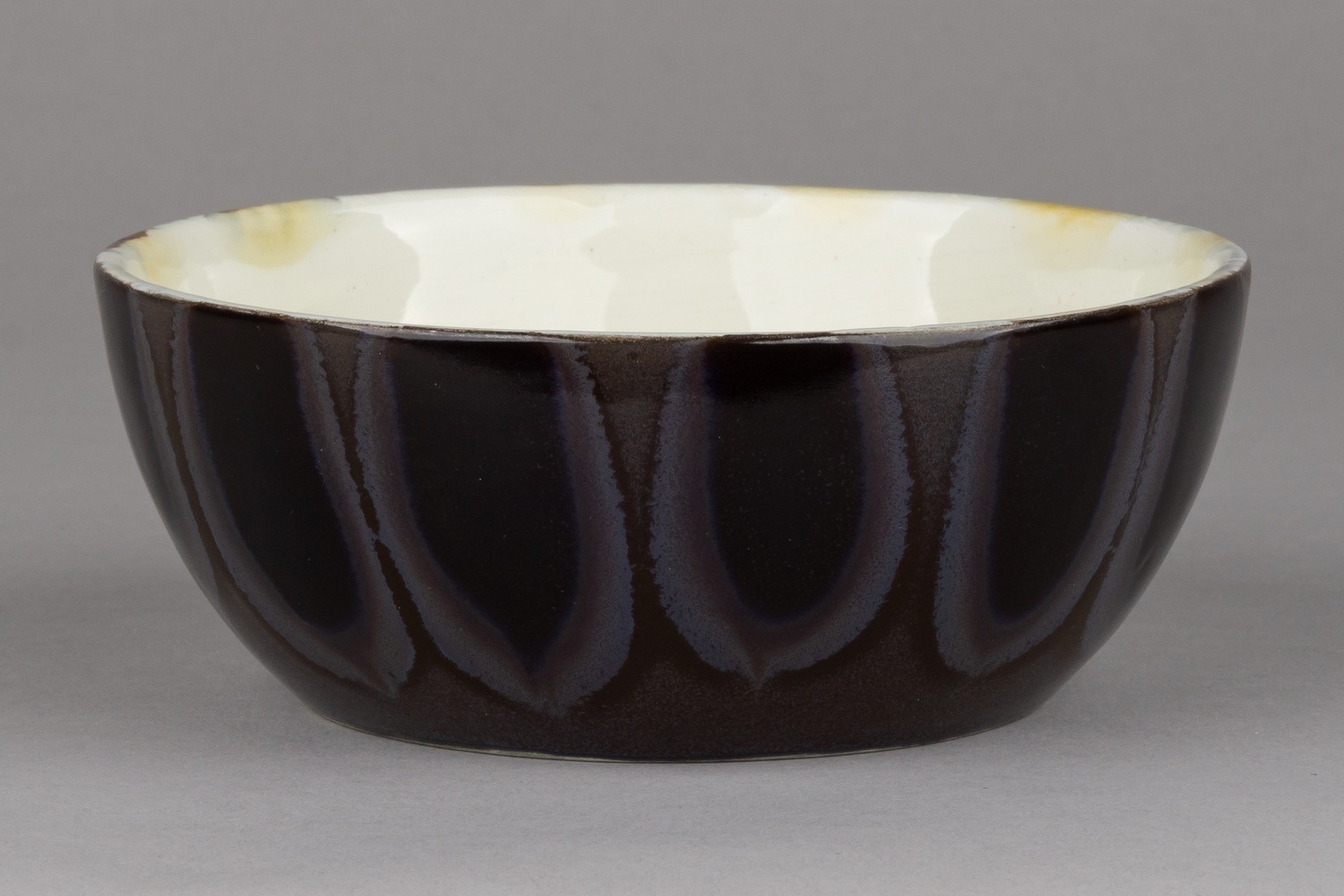 (Минимализм. Хихеева. Авторский пробный экземпляр) Пиала. СССР, Конаковский фаянсовый завод имени М.И. Калинина, художник Хихеева А.И., 1962.