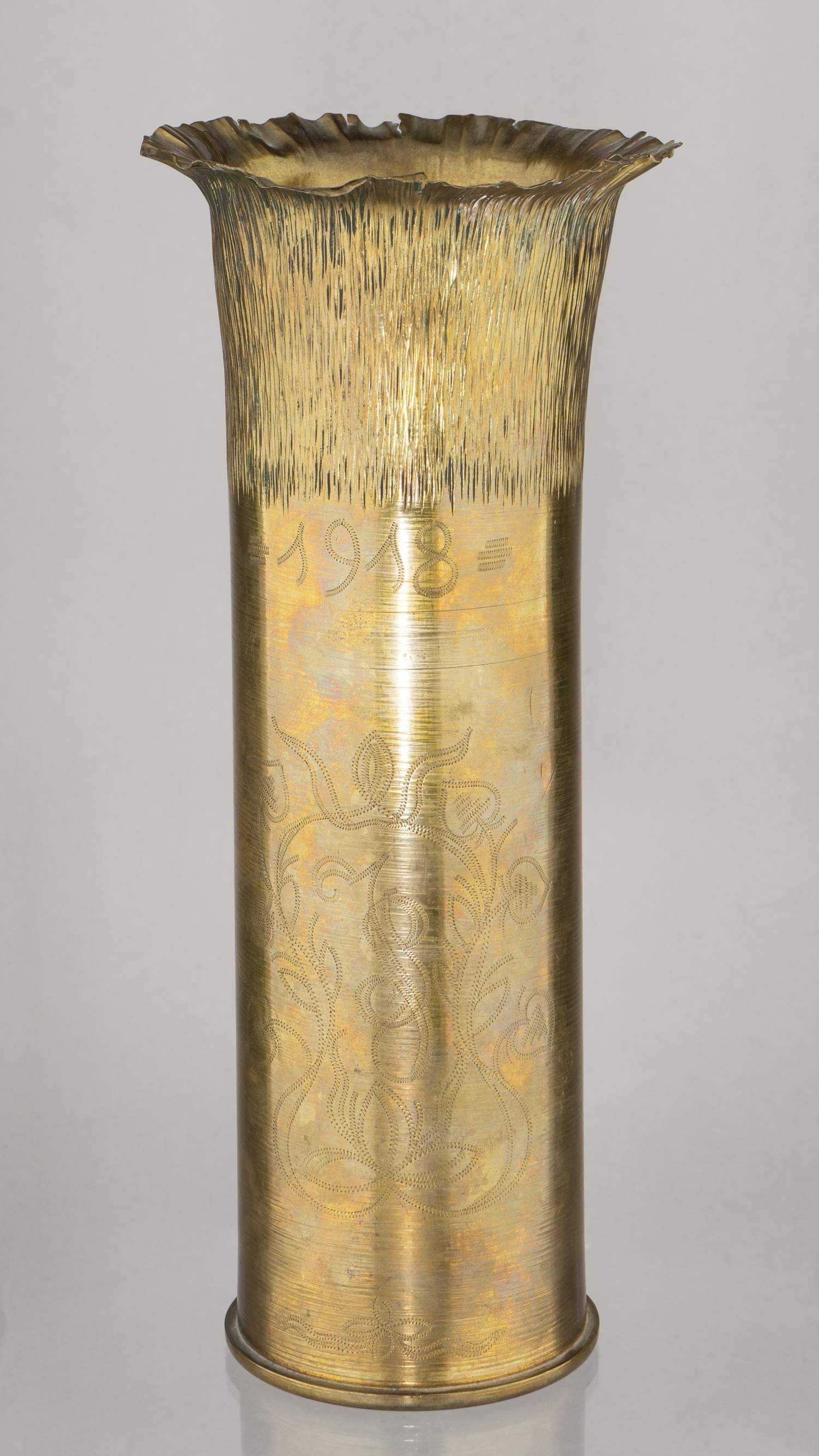 Ваза из гильзы от австрийского снаряда для 80-мм полевого артиллерийского орудия. 
Австро-Венгрия,1917- 1918.