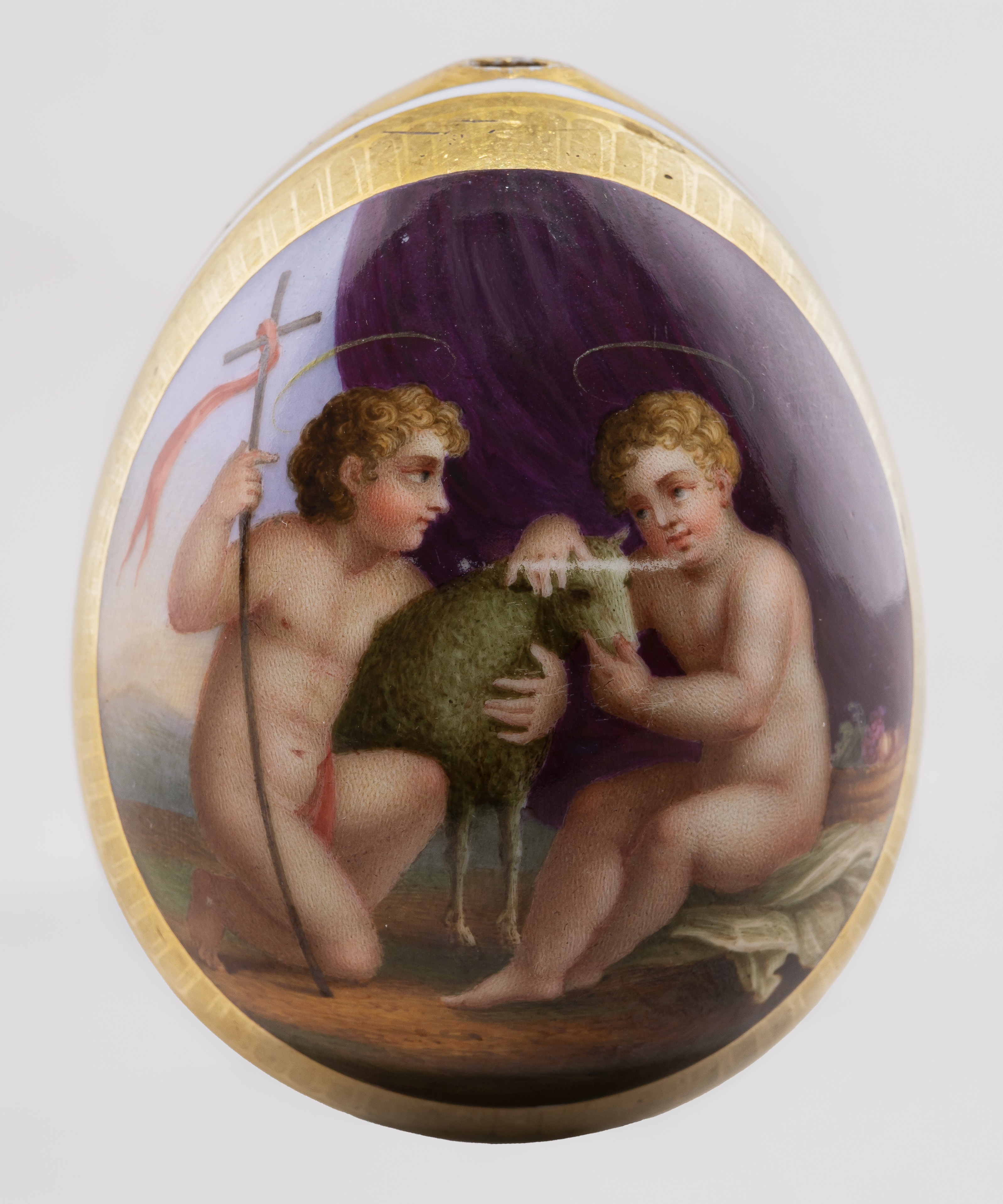 Пасхальное яйцо «Младенцы Иисус и Иоанн Креститель». Россия, Императорский фарфоровый завод, первая треть XIX века.
