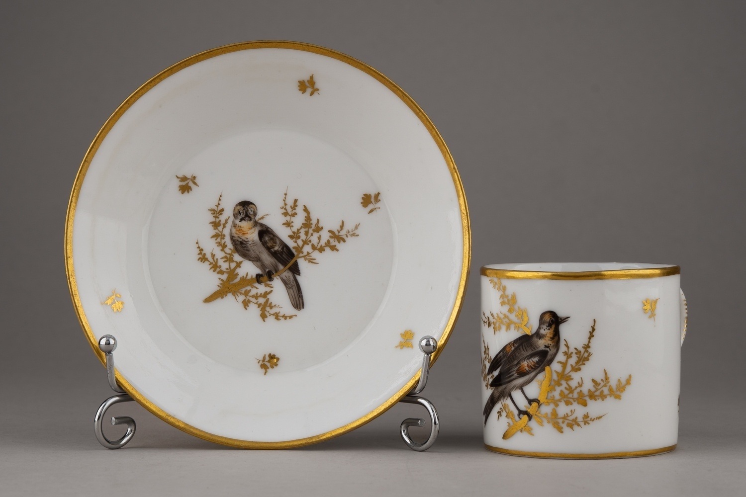 Кофейная пара с изображением птиц. 
Бельгия, Брюссель, Конец XVIII – начало XIX века.