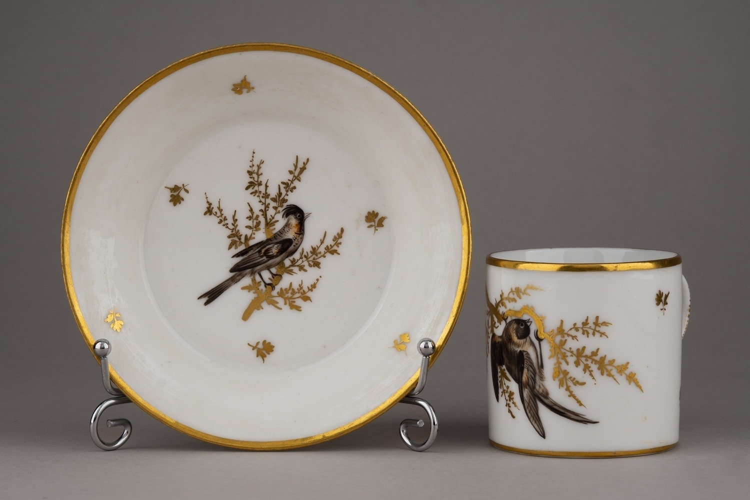 Кофейная пара с изображением птиц. 
Бельгия, Брюссель, Конец XVIII – начало XIX века.