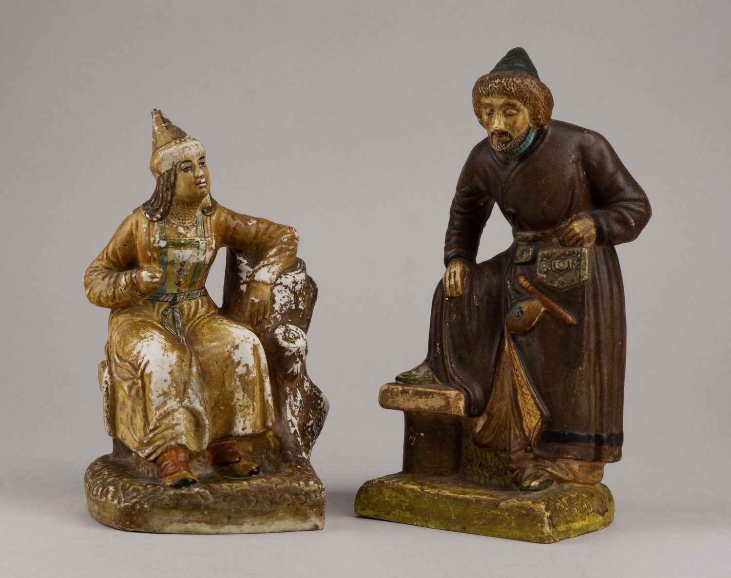 (Народы России) Парные скульптуры «Киргиз» и «Киргизка». СССР,  по модели Завода Гарднер из серии «Народы России», 1920-е -1930-е годы.