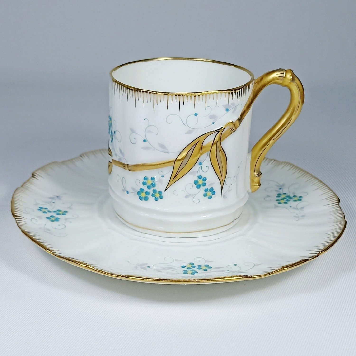 (Лимож) Чайная пара с декором в виде бамбуковых стеблей.
Франция, Limoges, Jean Pouyat, конец XIX века.