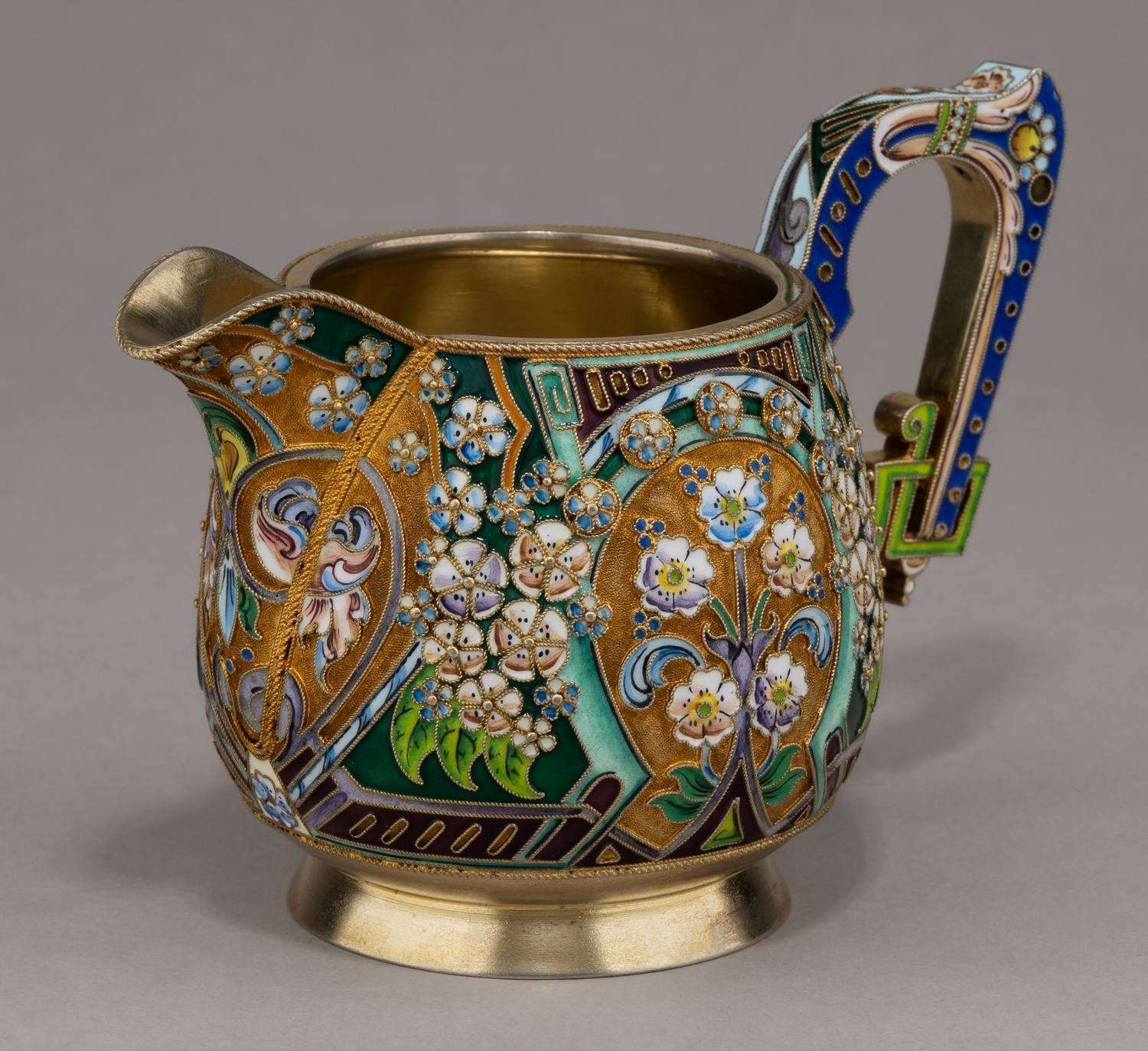 (11-я артель) Молочник эмалью по скани.
Россия, Москва, 11-я Московская артель, 1908–1918 годы.