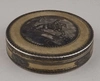 (Уникат. И.П. Жилин. Великий Устюг) Табакерка с изображением памятника Петру Первому в Петербурге.  Россия, Великий Устюг, мастер И.П. Жилин, 1796 год.