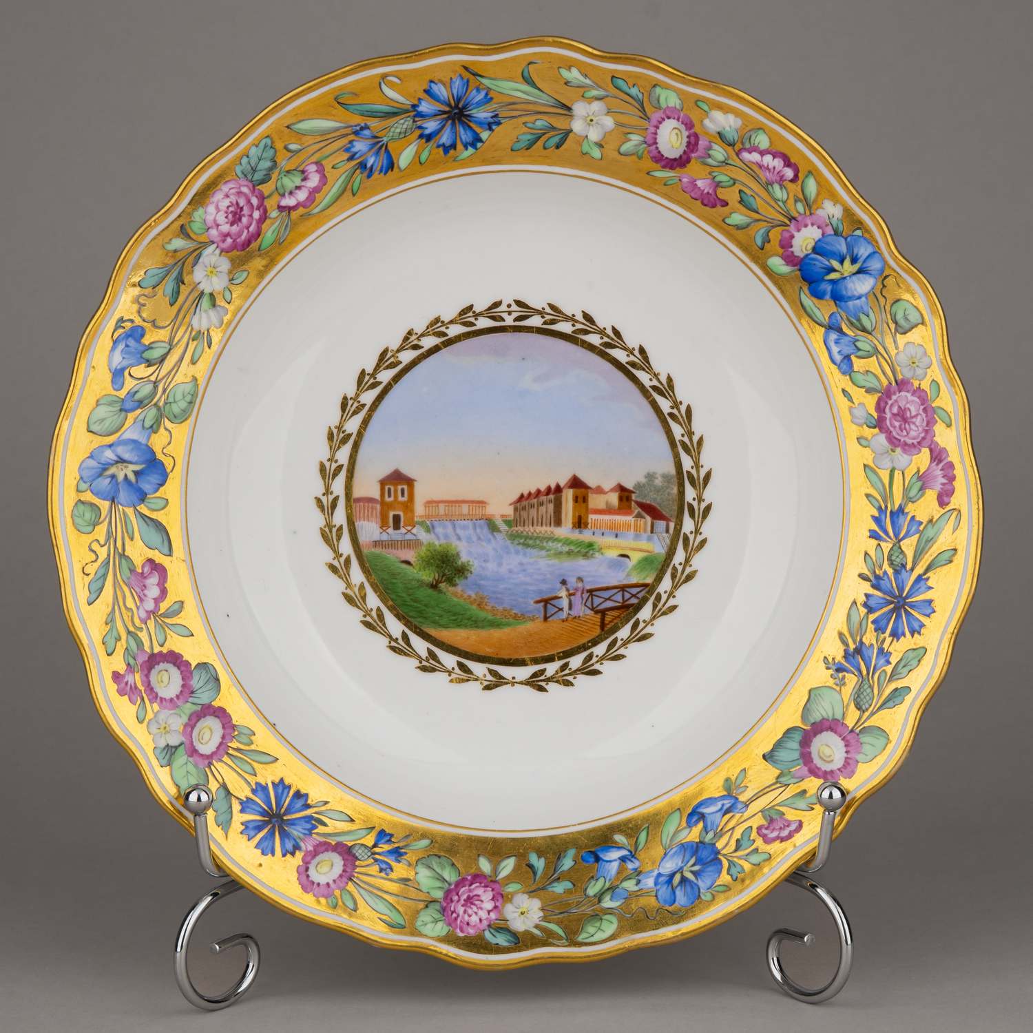 (Кабинетский сервиз) Тарелка глубокая из Кабинетского сервиза. 
Россия, Императорский фарфоровый завод, 1790–1801 годы.